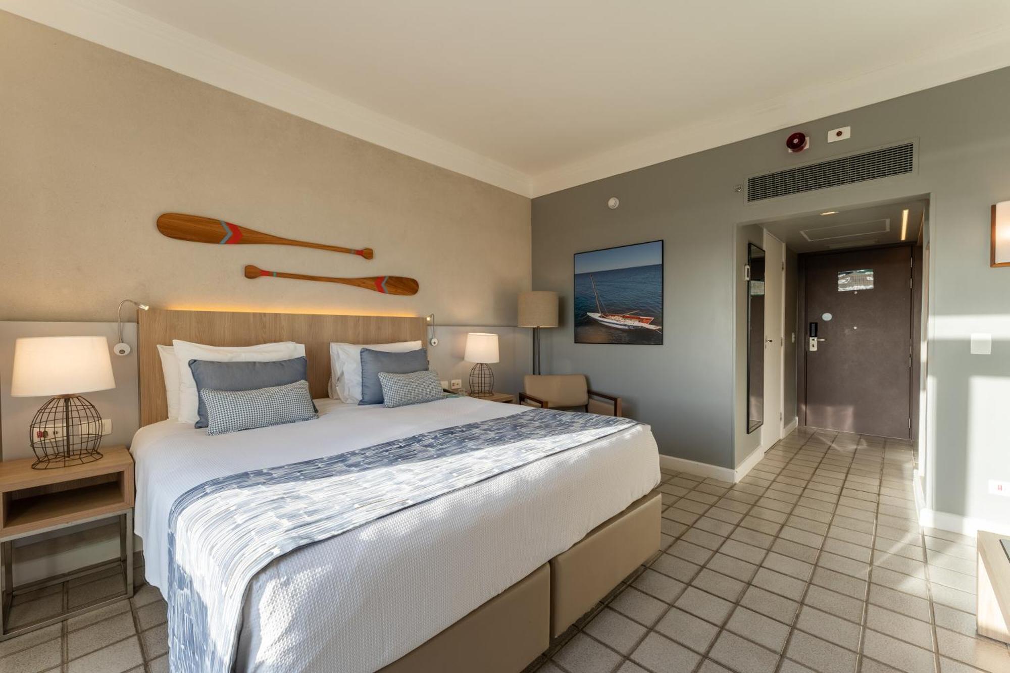 Superior Luxury Room with 1 double bed and sea view