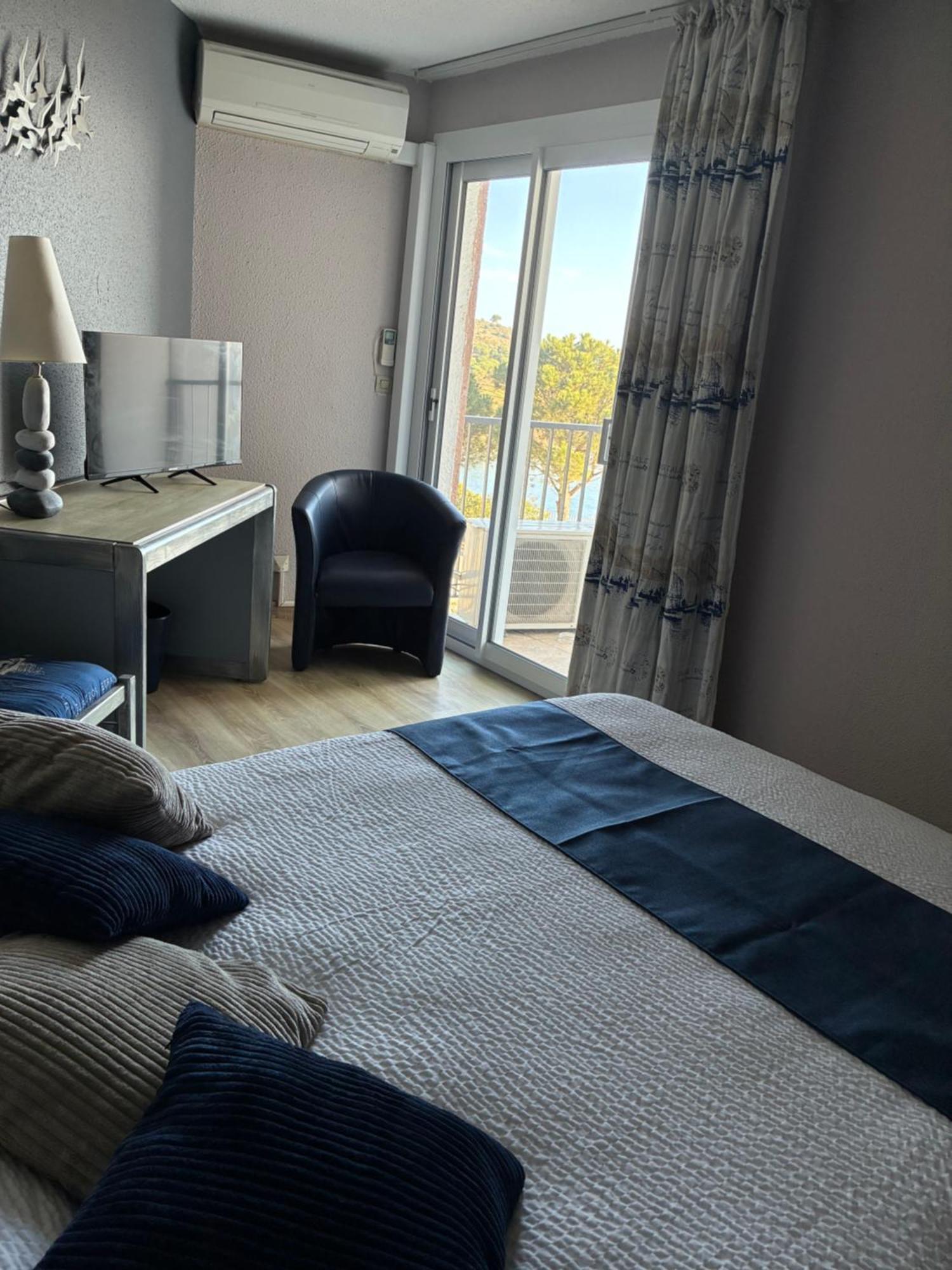 One-Bedroom Apartment Sea Side