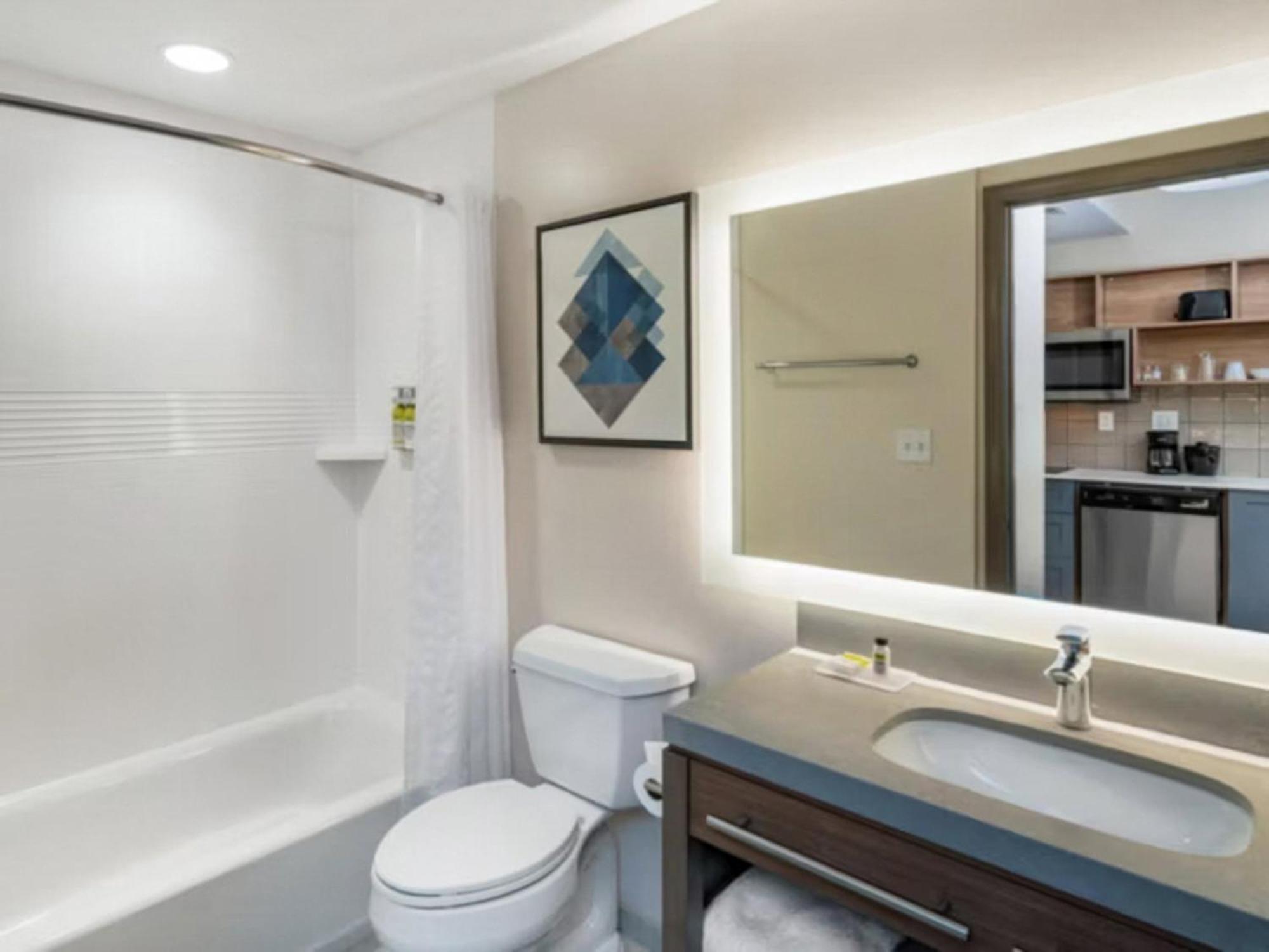 Queen Studio Suite
