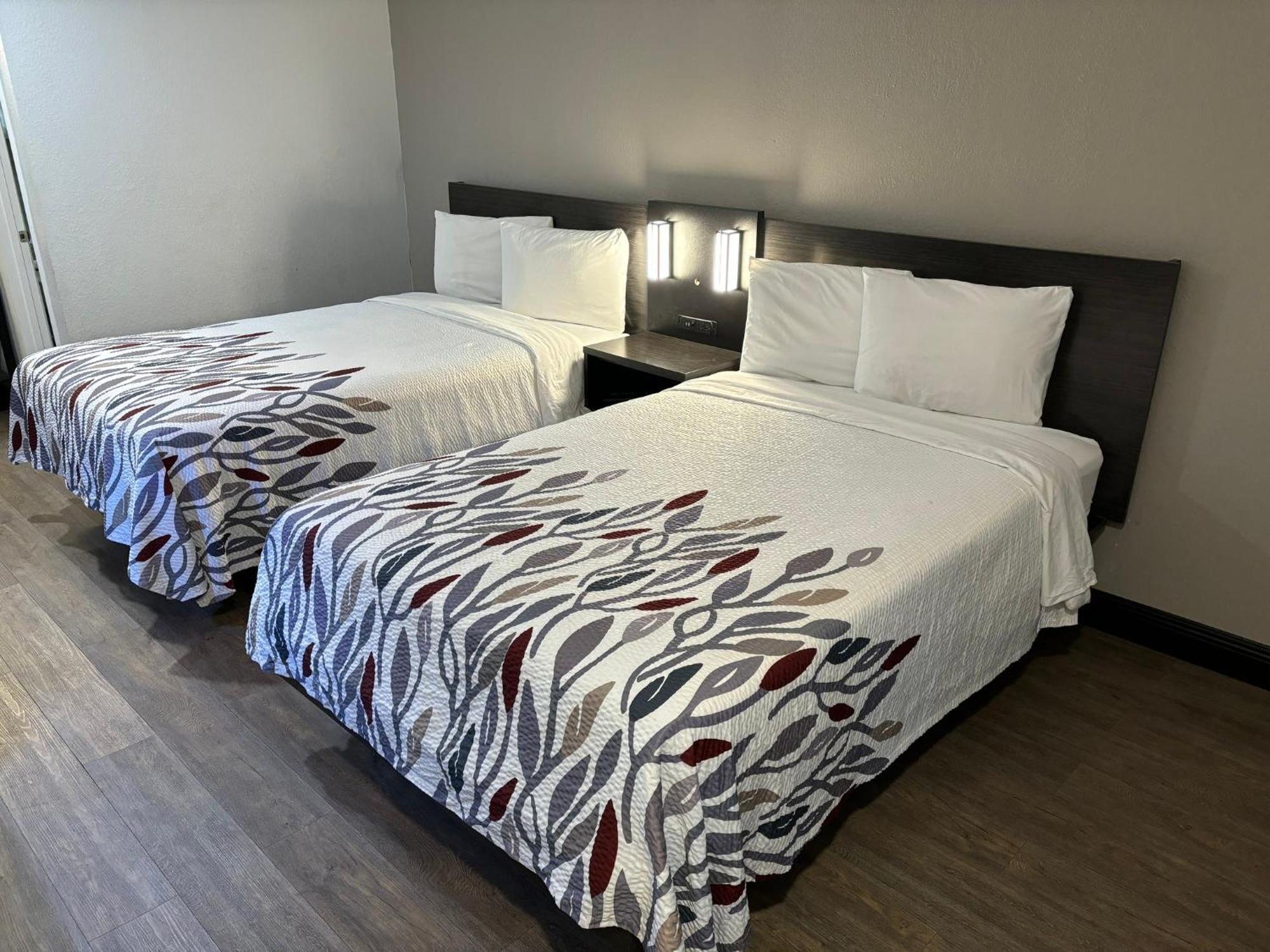 Deluxe Room Two Double Beds Non-Smoking