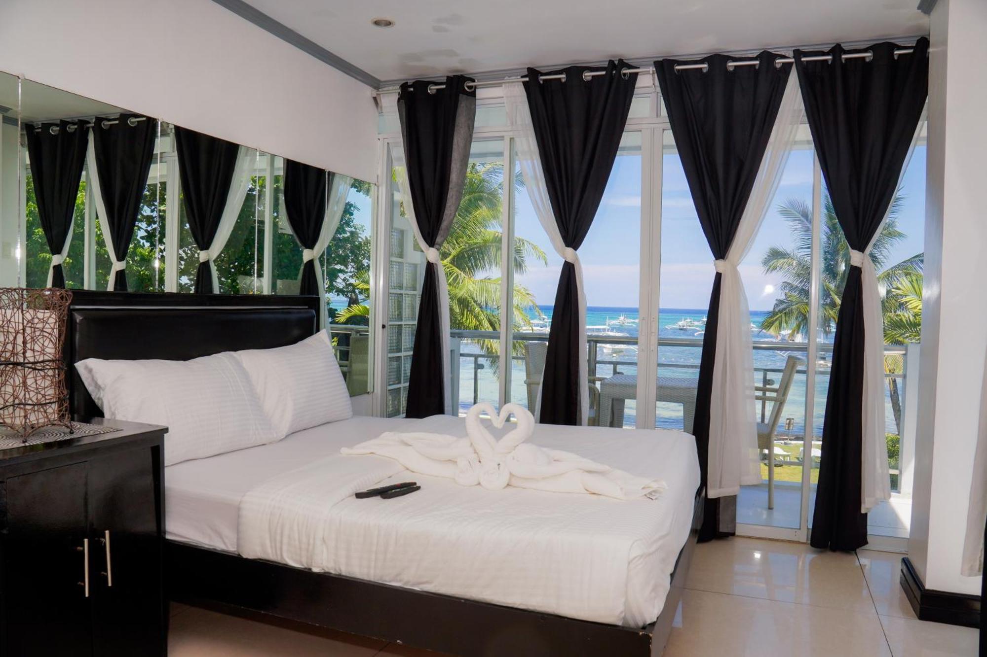 Two-Bedroom Suite Sea View