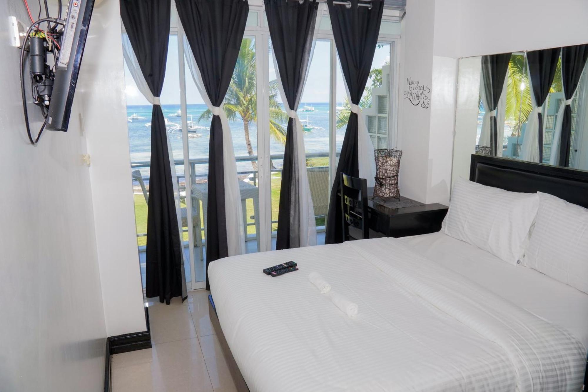 Two-Bedroom Suite Sea View