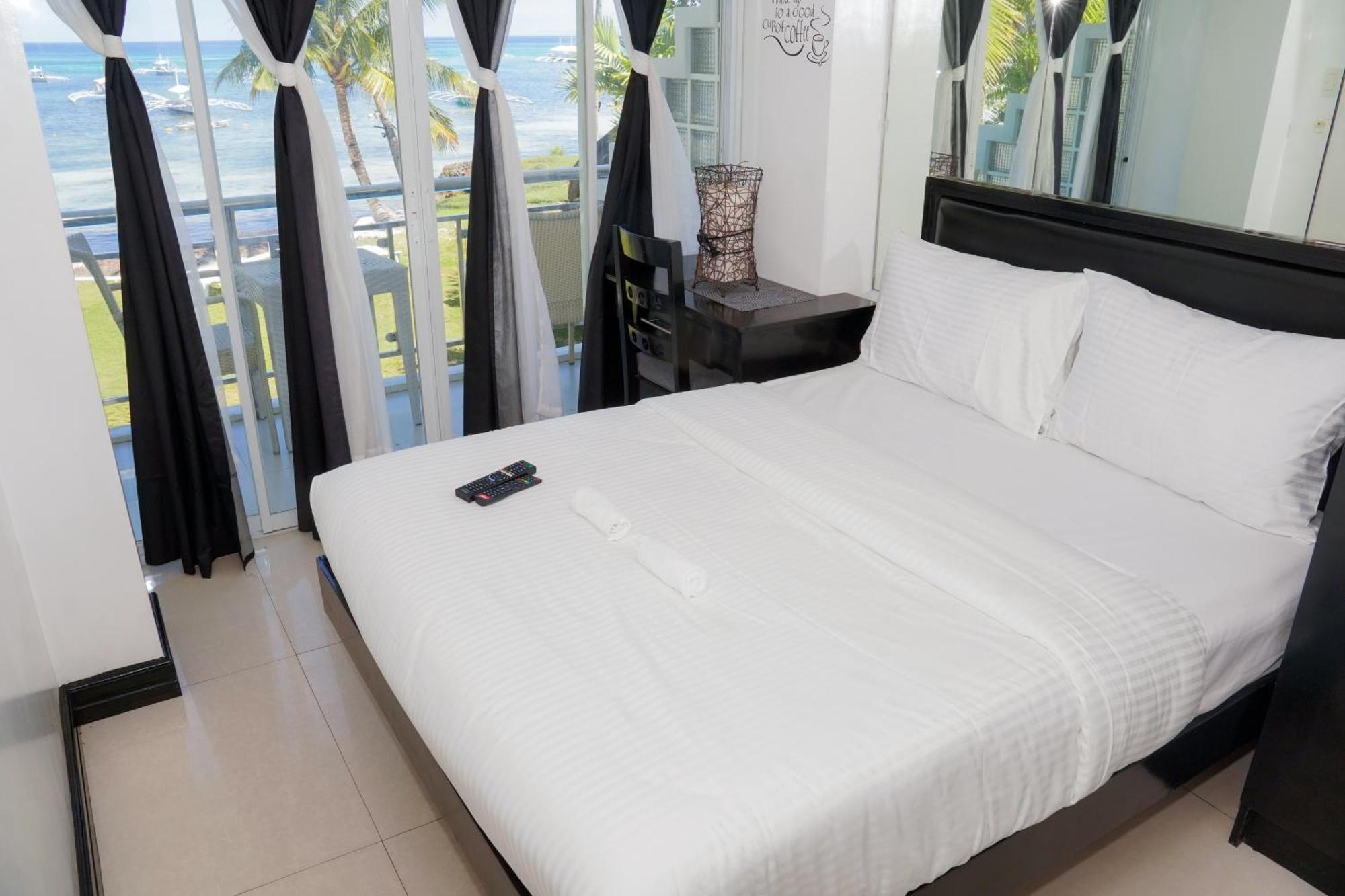 Two-Bedroom Suite Sea View