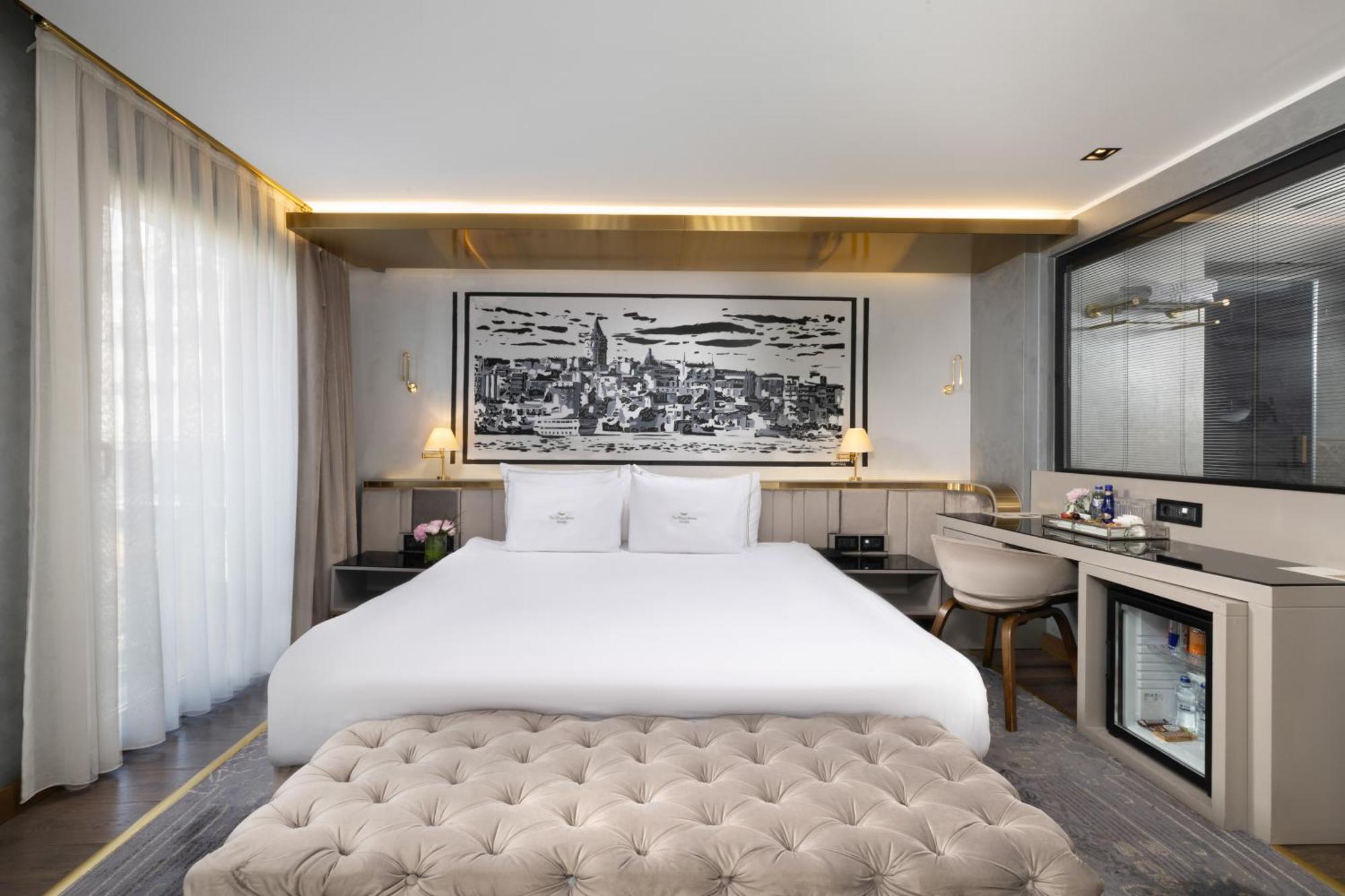 Junior Suite 1 King Bed Jetted Tub