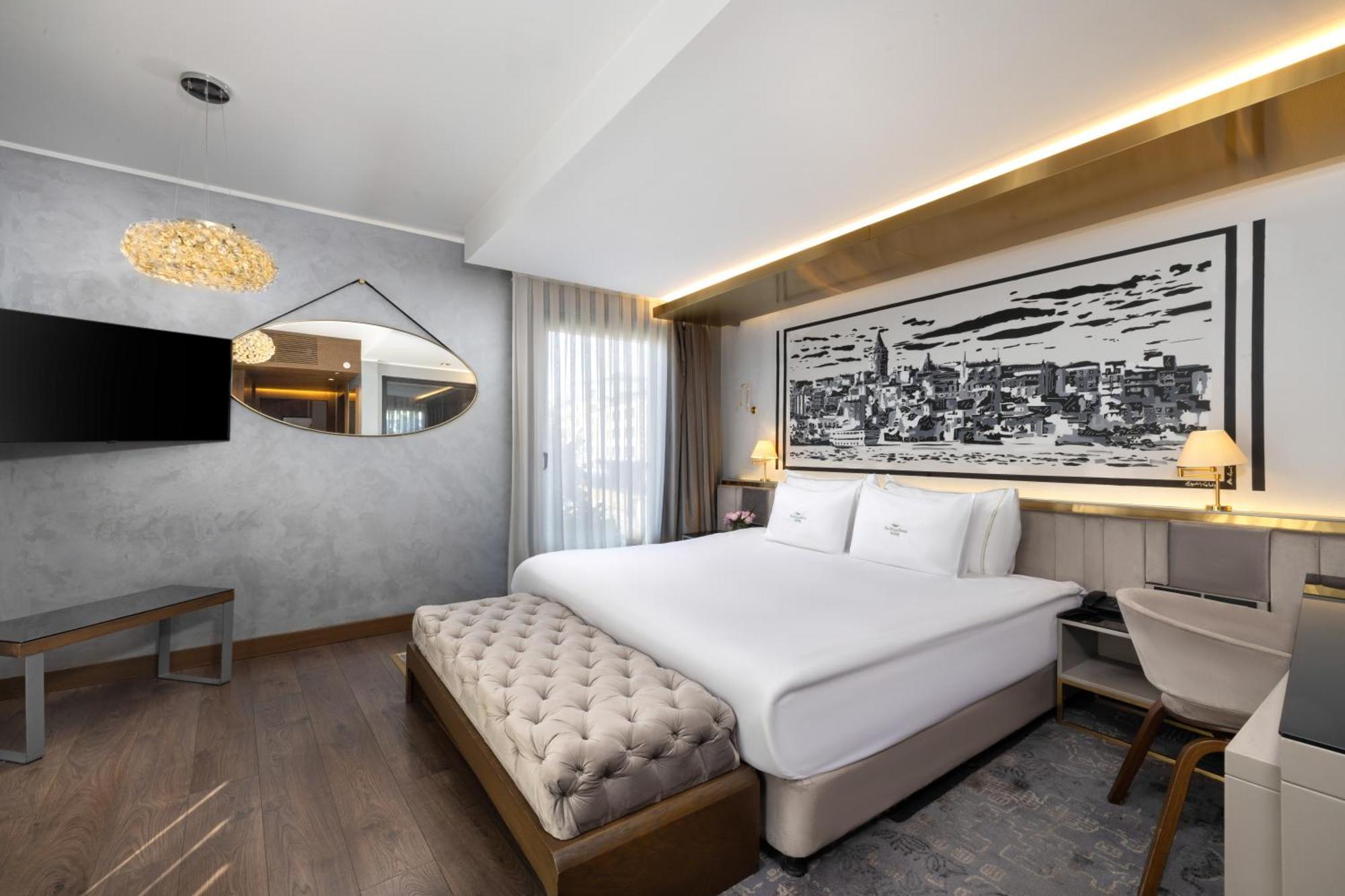 Junior Suite 1 King Bed Jetted Tub