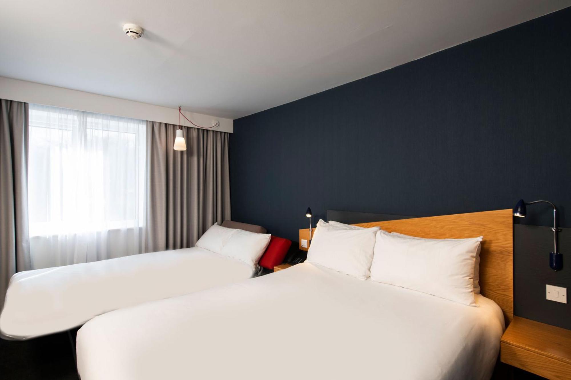Standard Double Room Sofa Bed Hot