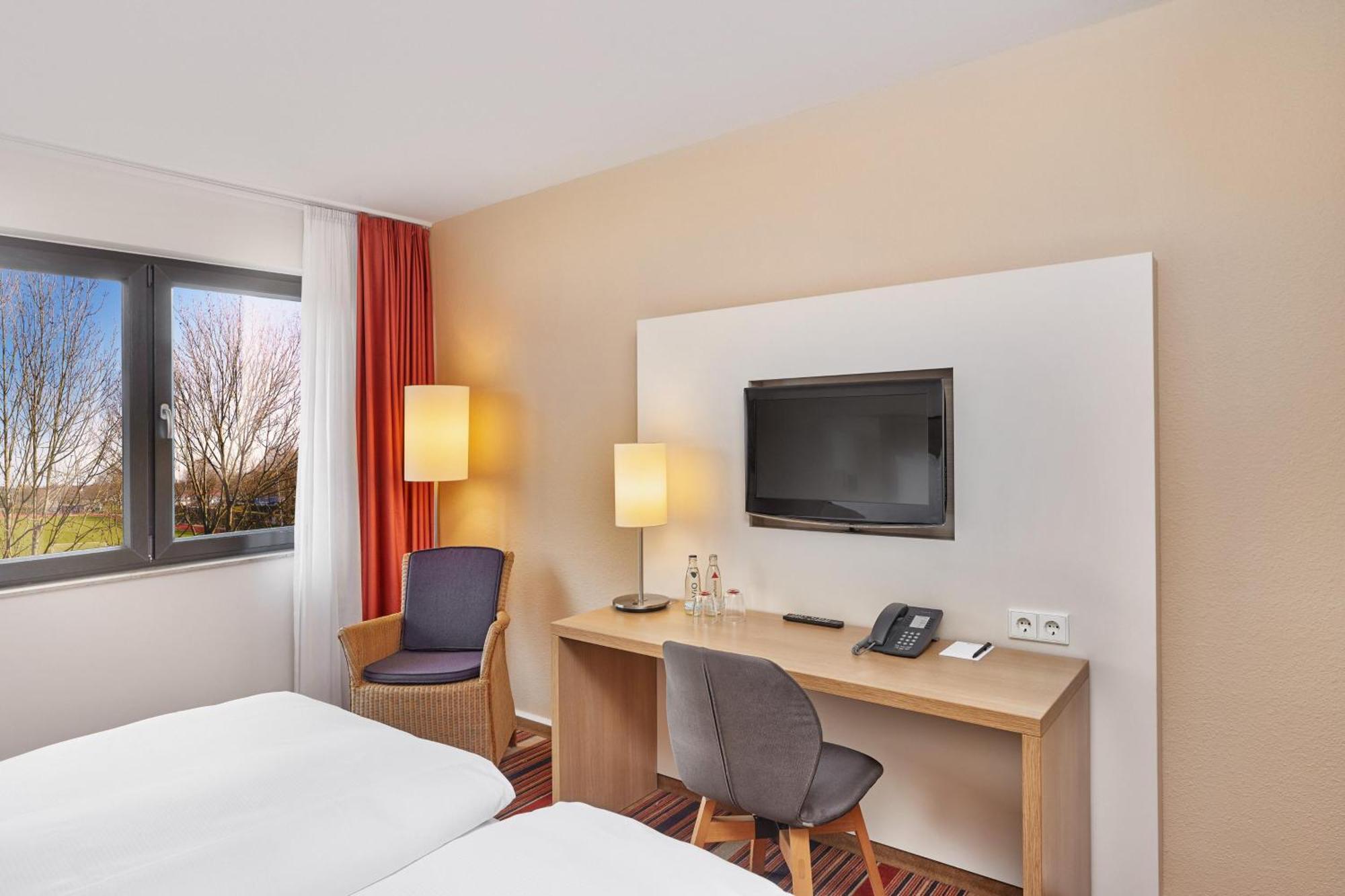 Comfort King Room Convertible into Two Single Beds