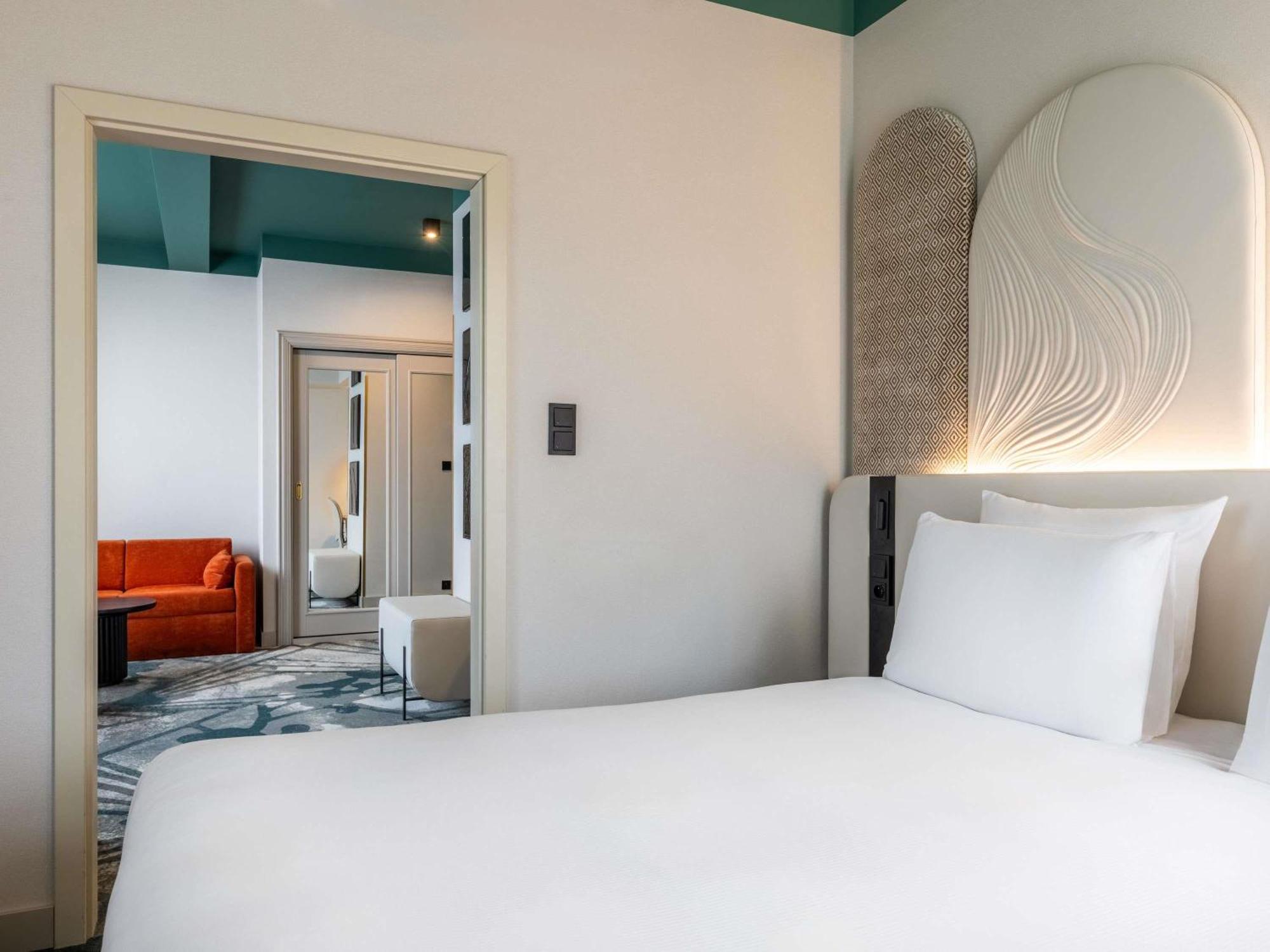 Junior King Suite with Sofa