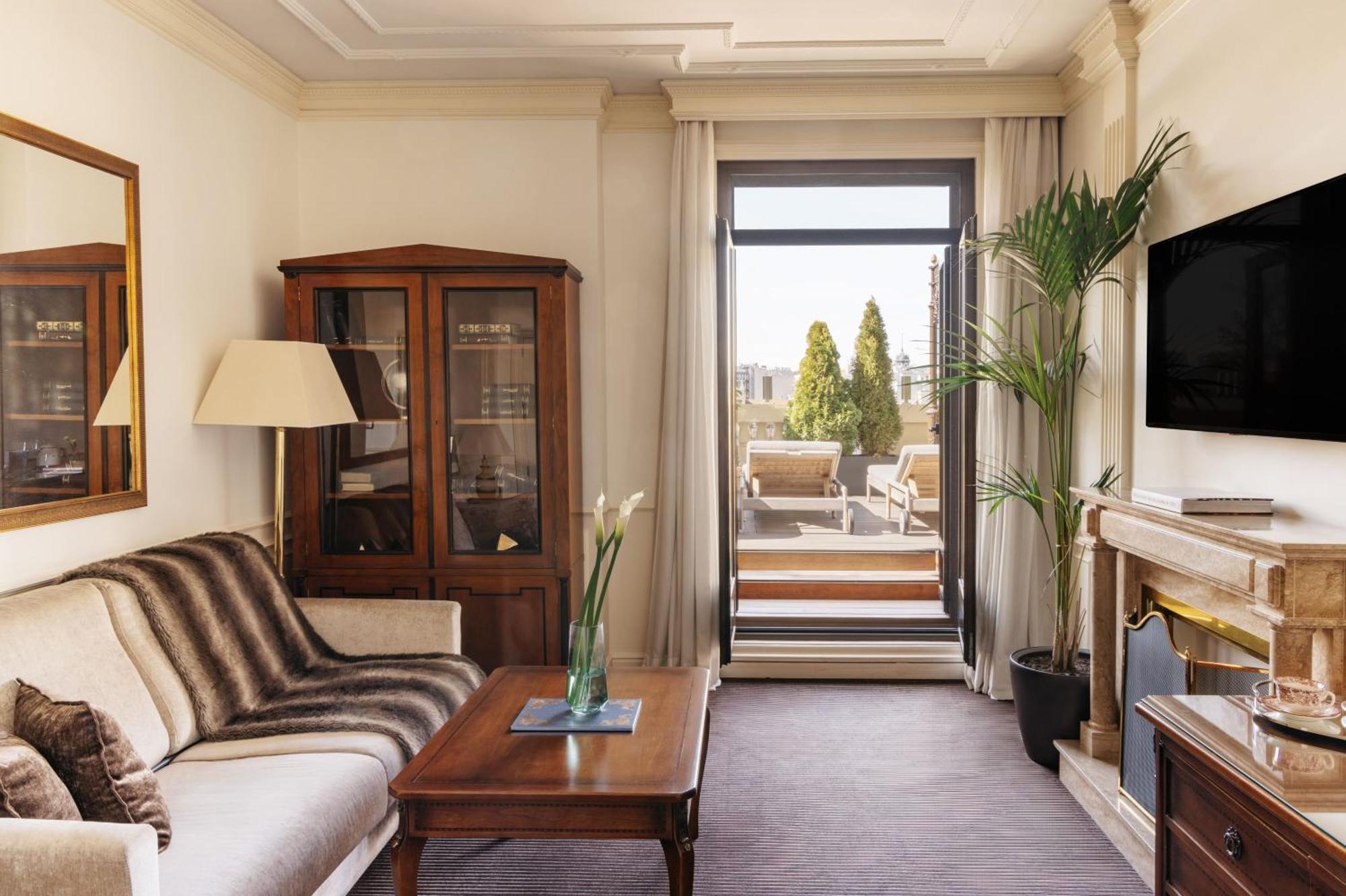 Two Bedroom Penthouse Presidential Suite Red Level