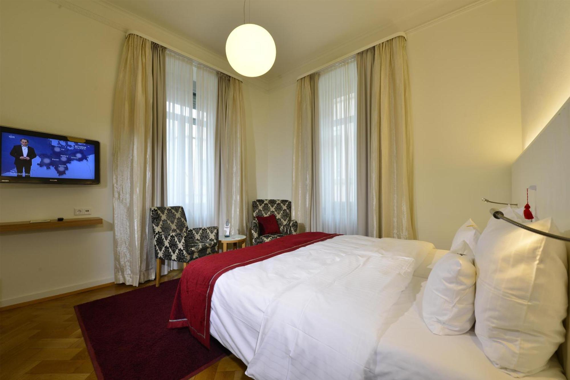 Junior King Suite