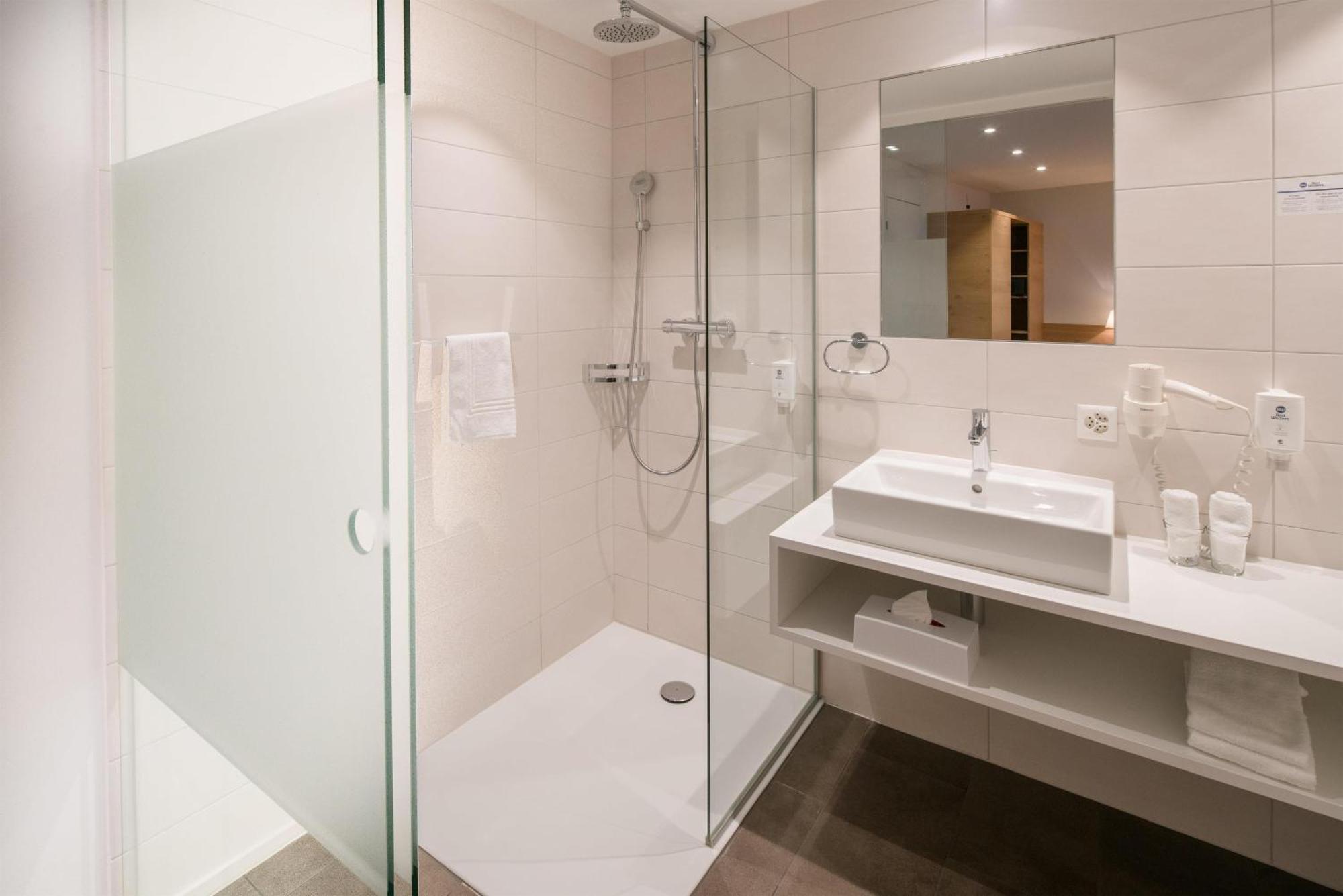 Deluxe Double Room Lake View