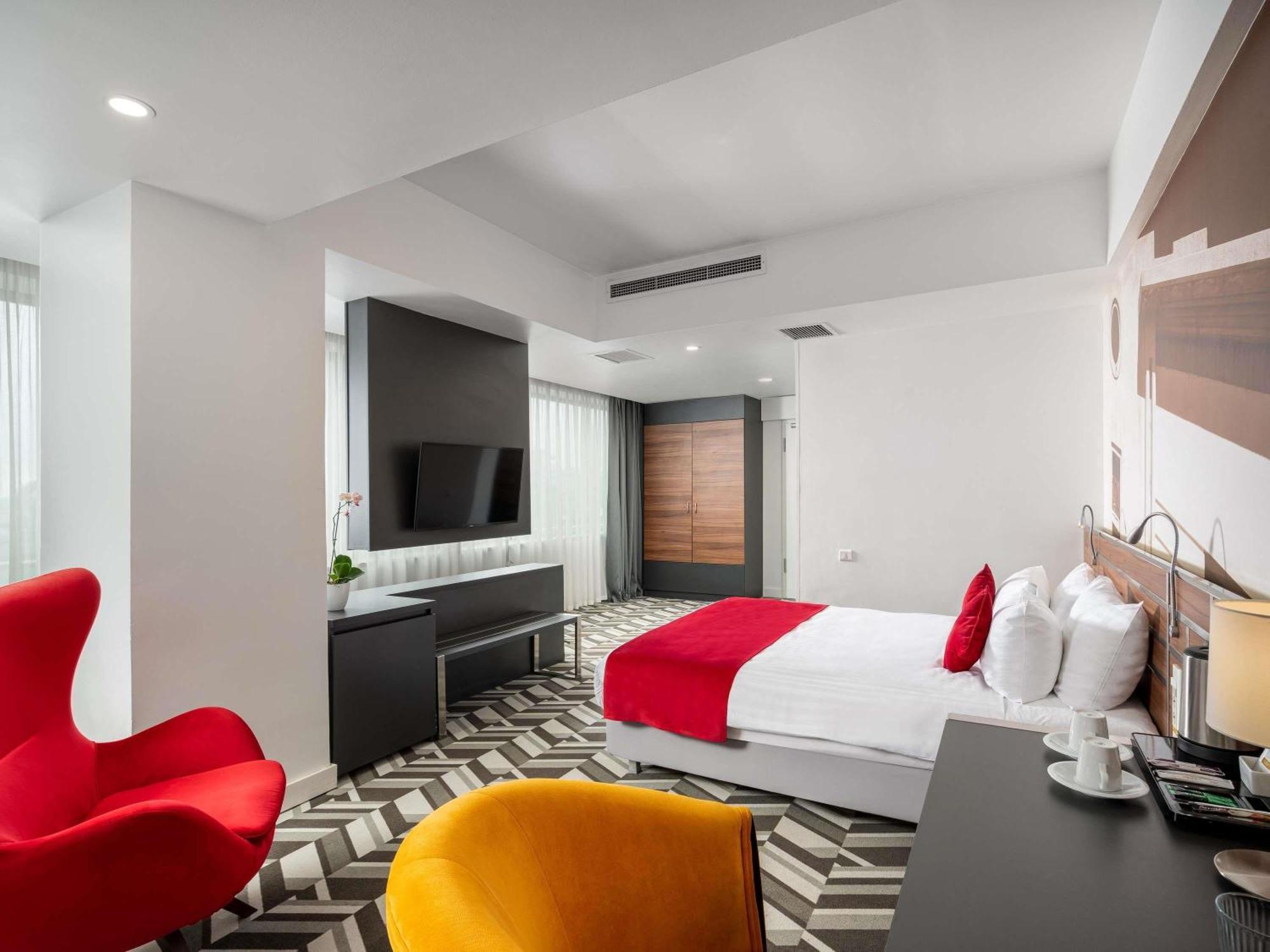 Deluxe City View Room King Bed