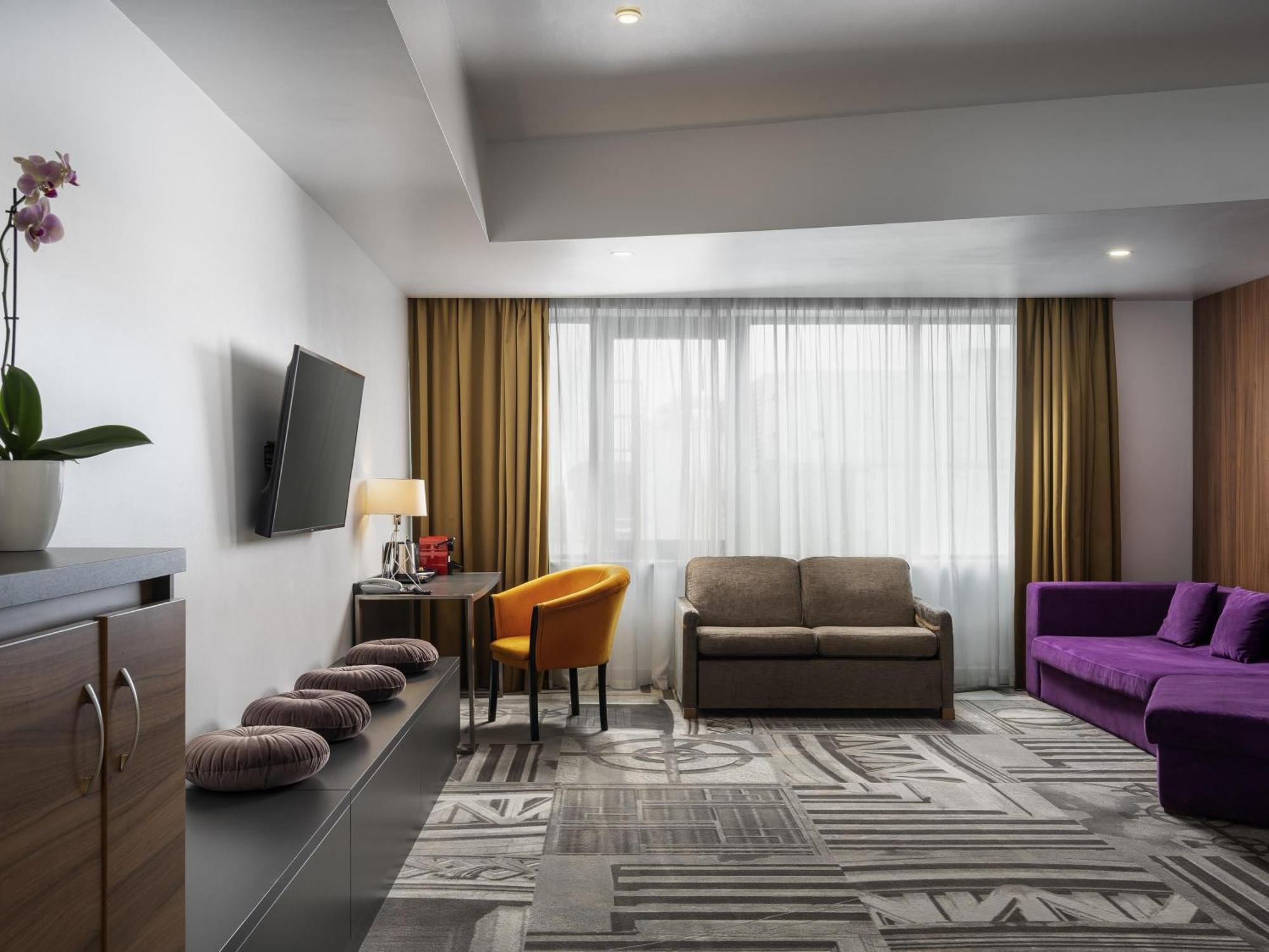 Privilege Suite Double Bed
