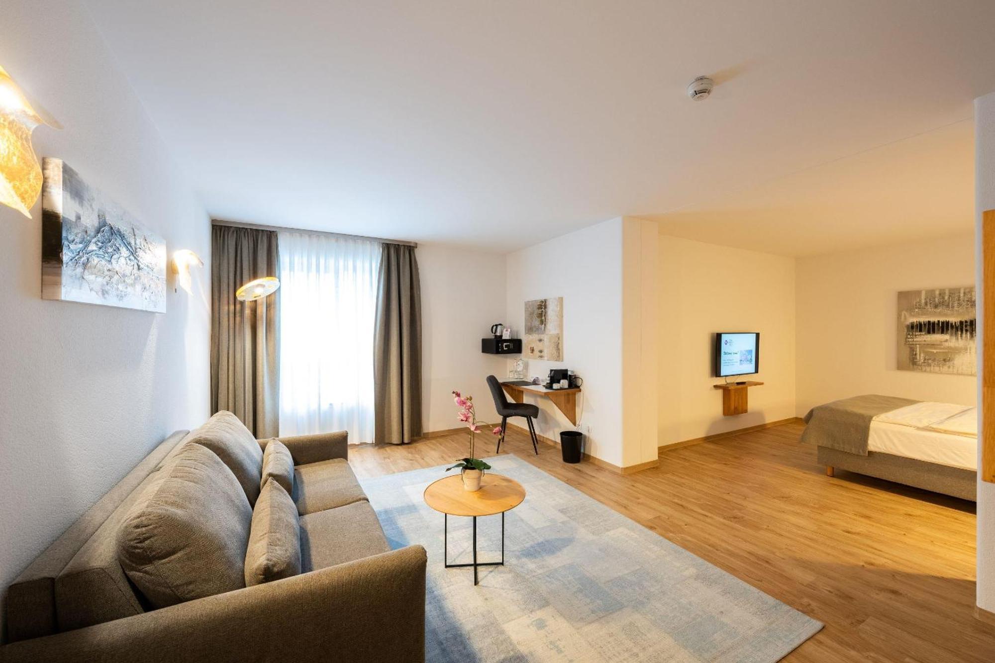 Comfort Queen Room