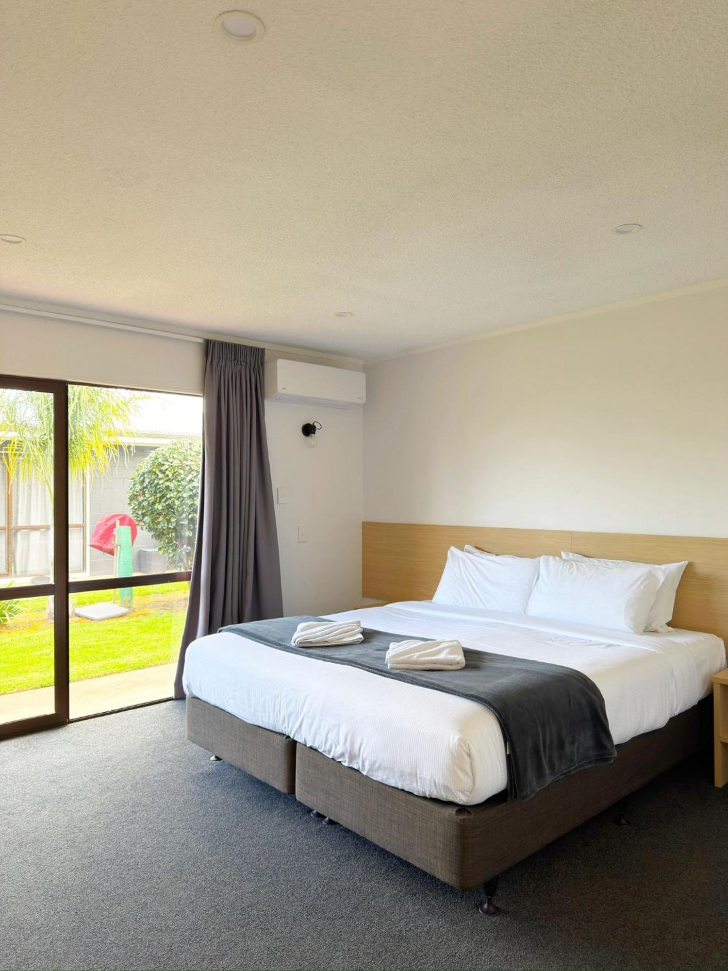 One-Bedroom Apartment Aircon