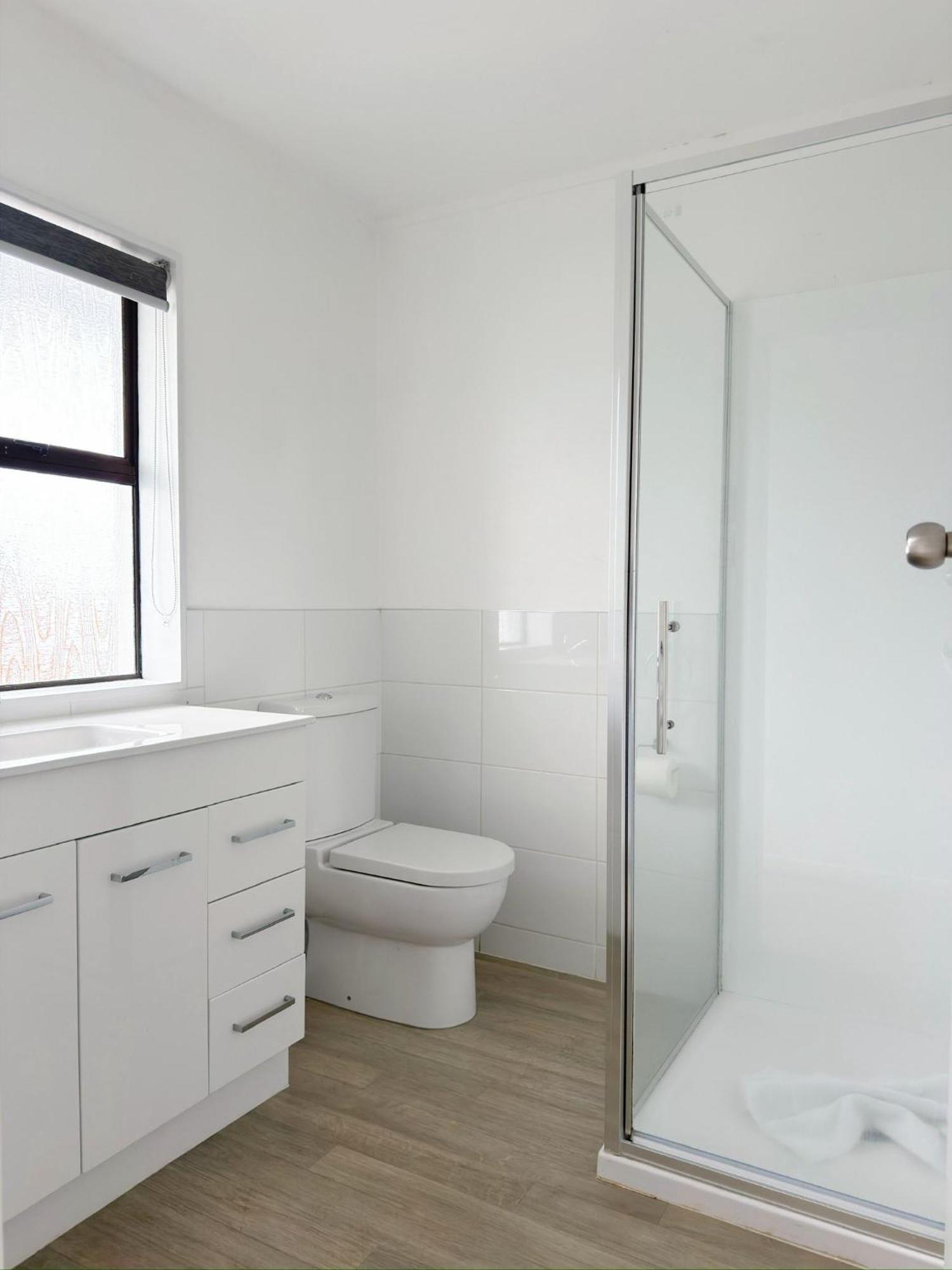One-Bedroom Apartment Aircon