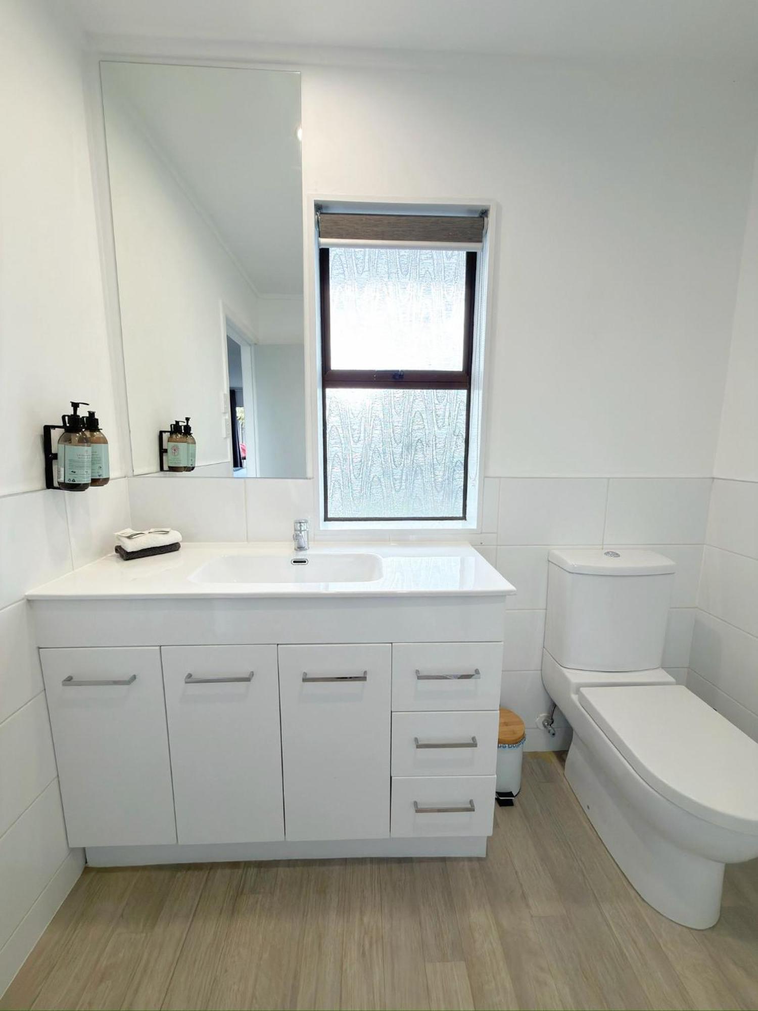 One-Bedroom Apartment Aircon