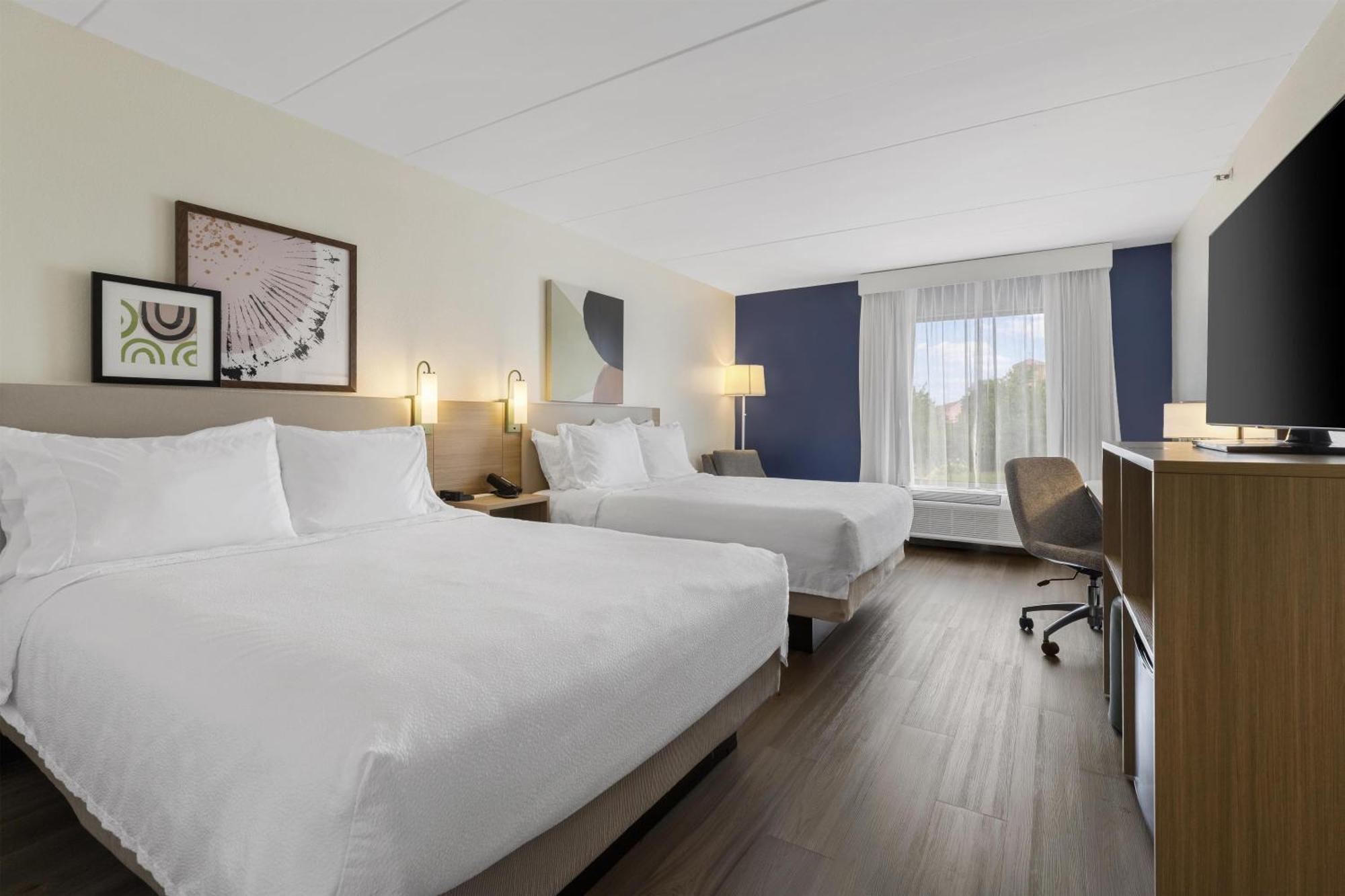 Queen Room Two Queen Beds