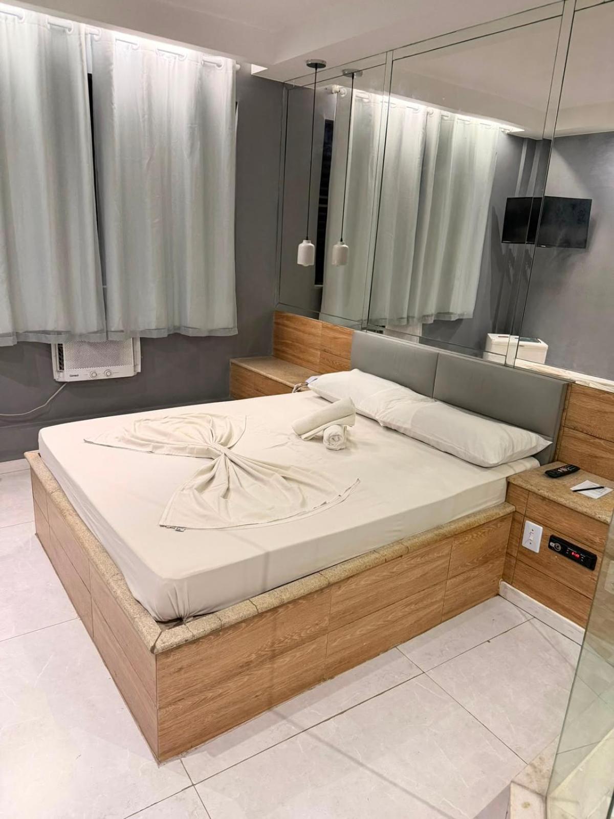 Deluxe Suite Spa Bath