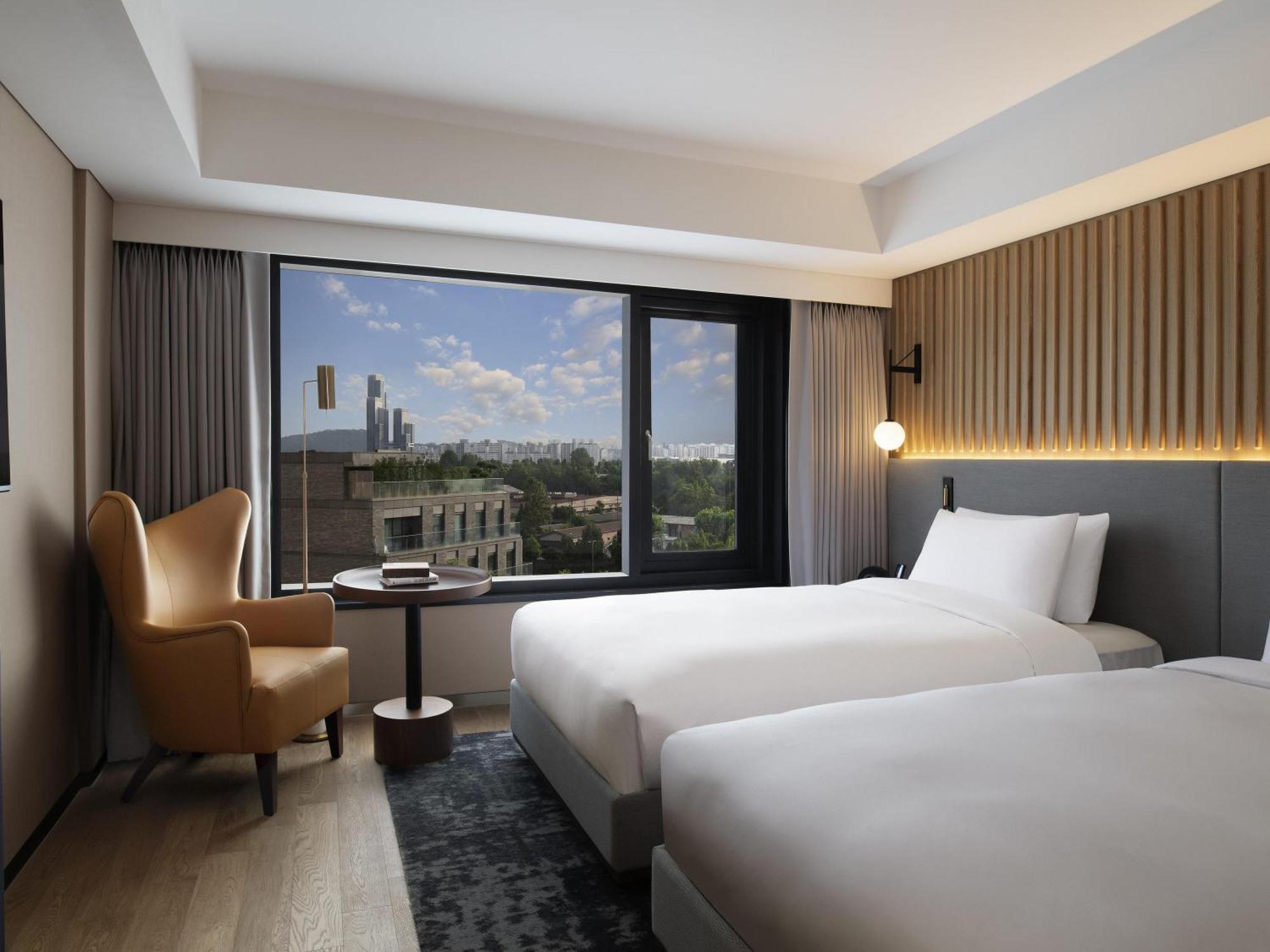 Signature Twin Room