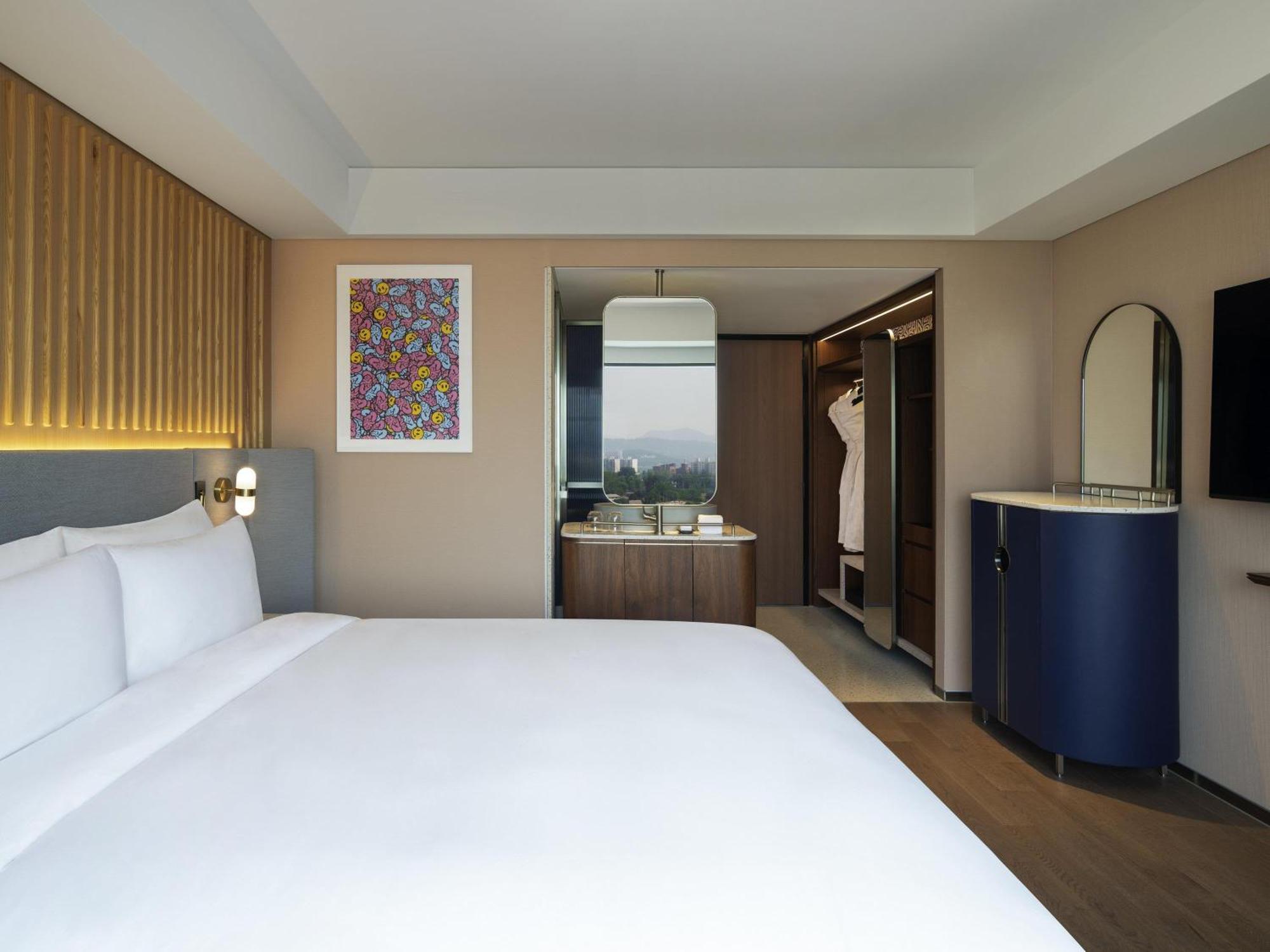 Signature King Room