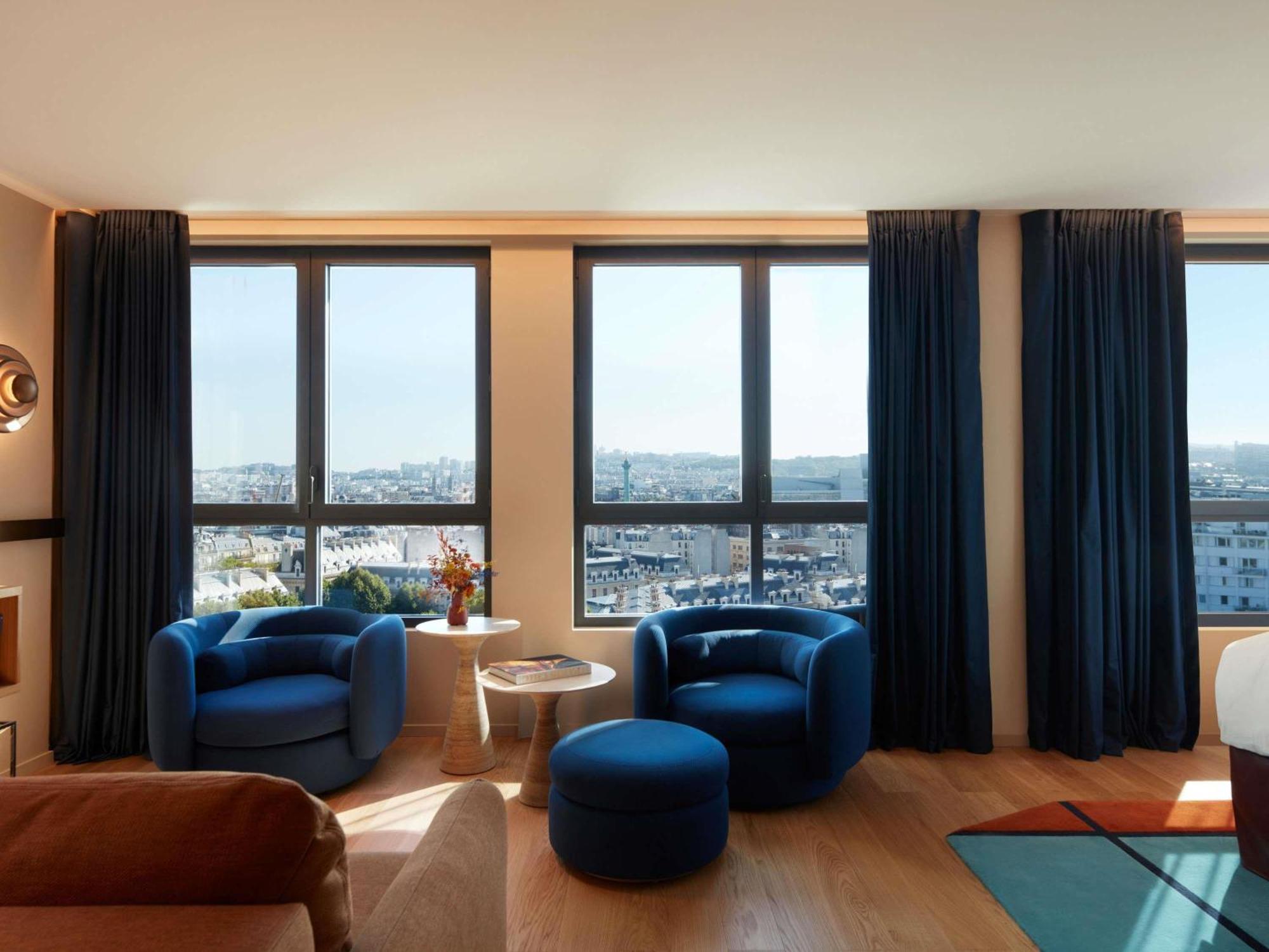 L'Atelier Corner Suite Paris rooftop view