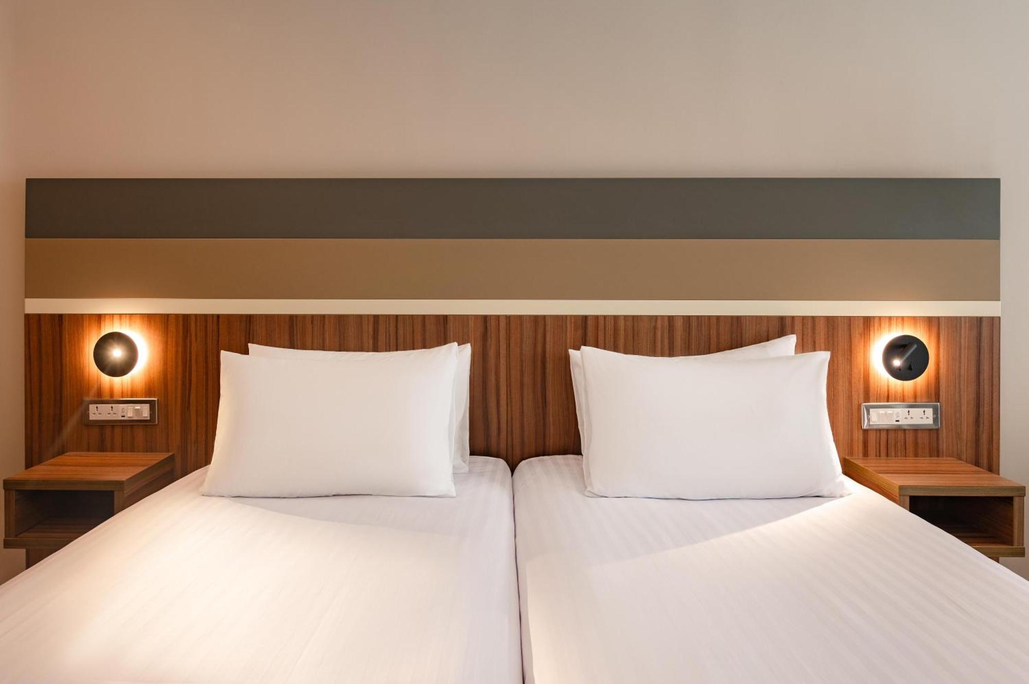 Twin Room Mobility Access