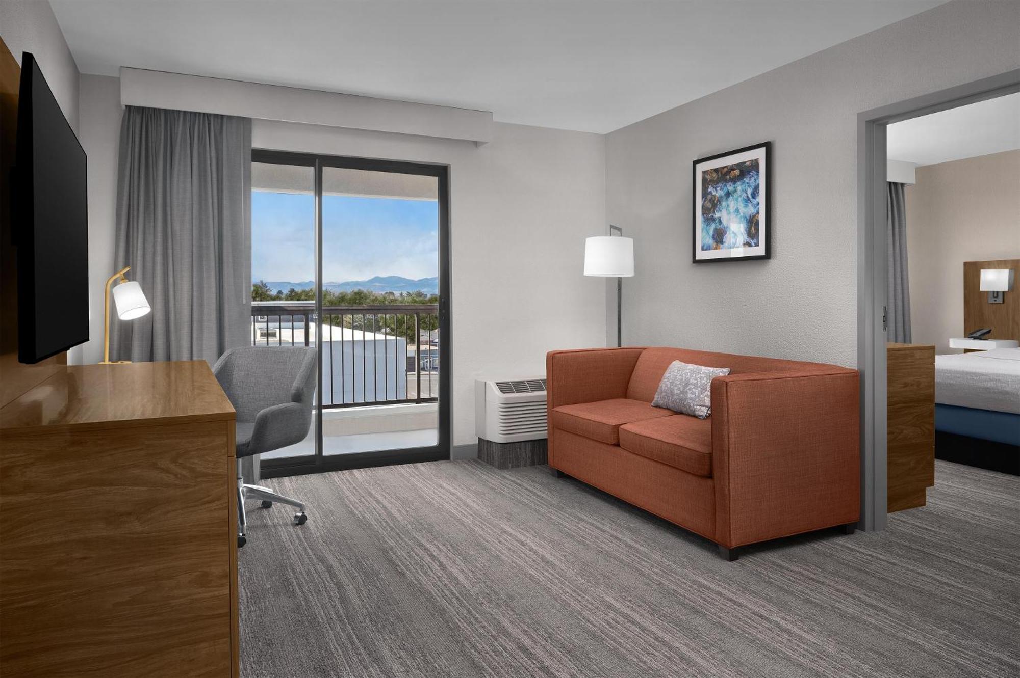King Suite Balcony Mountain View Non-Smoking