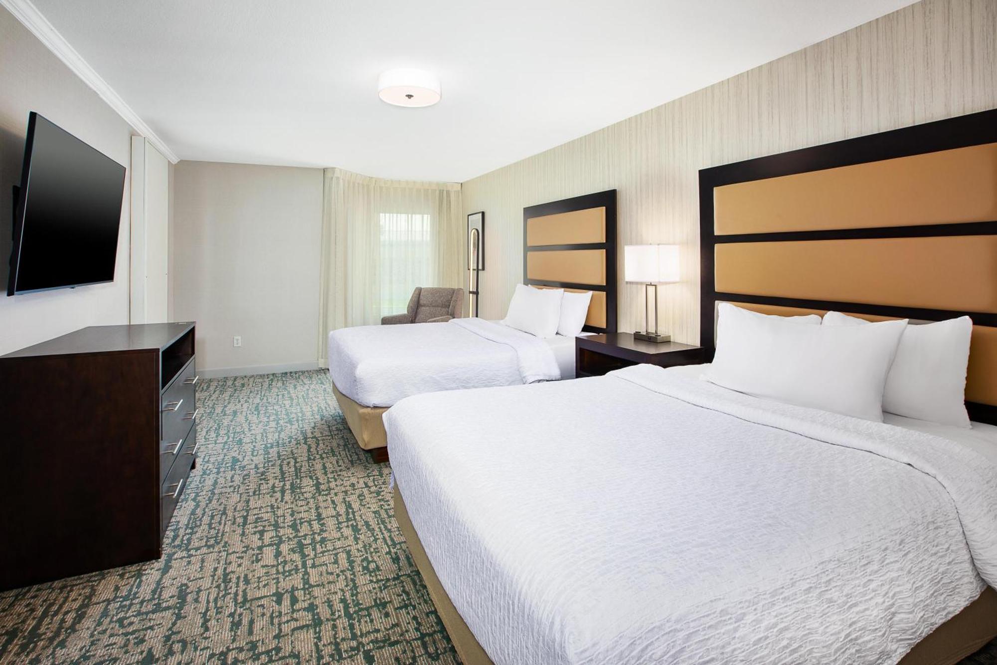 Queen Suite with Two Queen Beds - Hearing Access/Non-Smoking