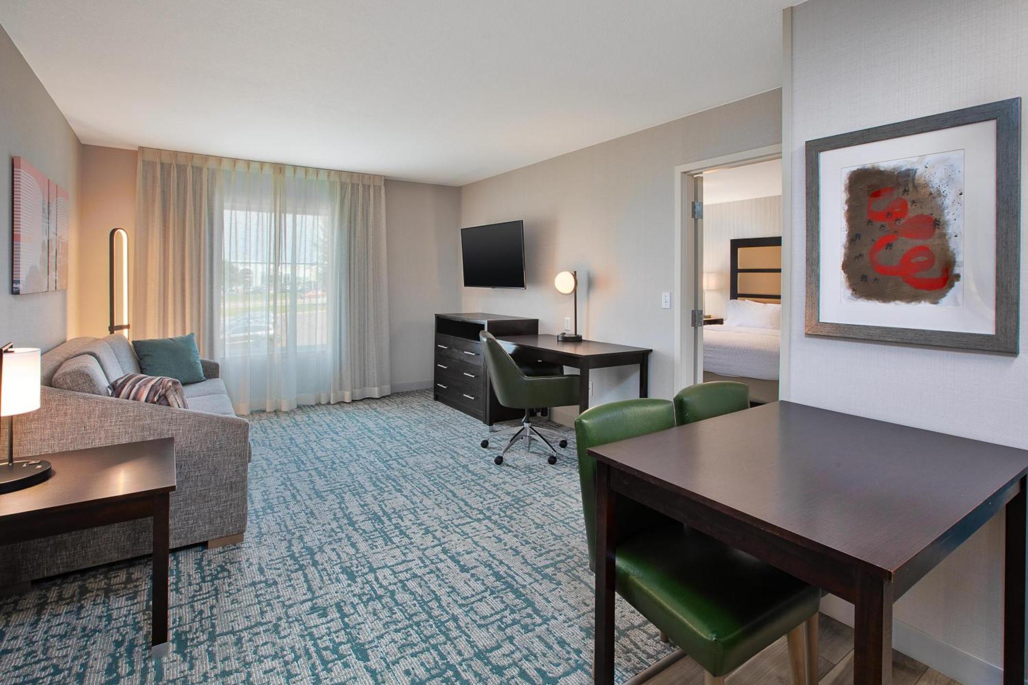 One-Bedroom King Suite - Non-Smoking