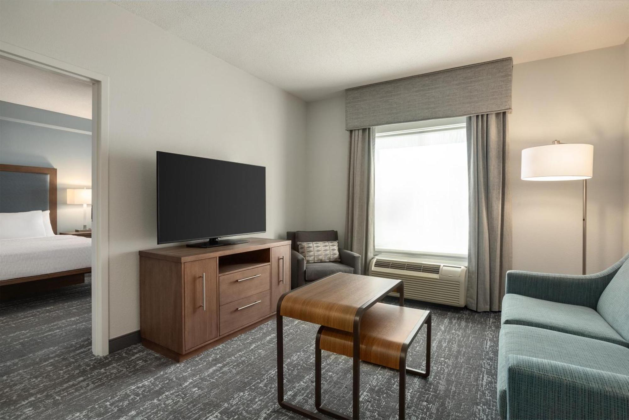 King Suite Accessible Tub Mobility Hearing Access or Non-Smoking