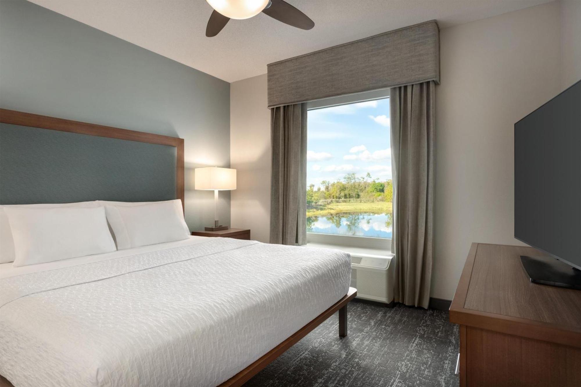 One-Bedroom King Suite Non-Smoking
