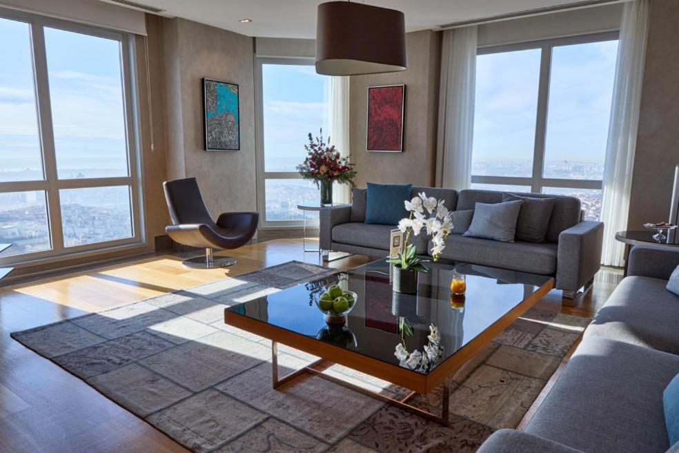 Four Bedroom Penthouse Apartment Sea View