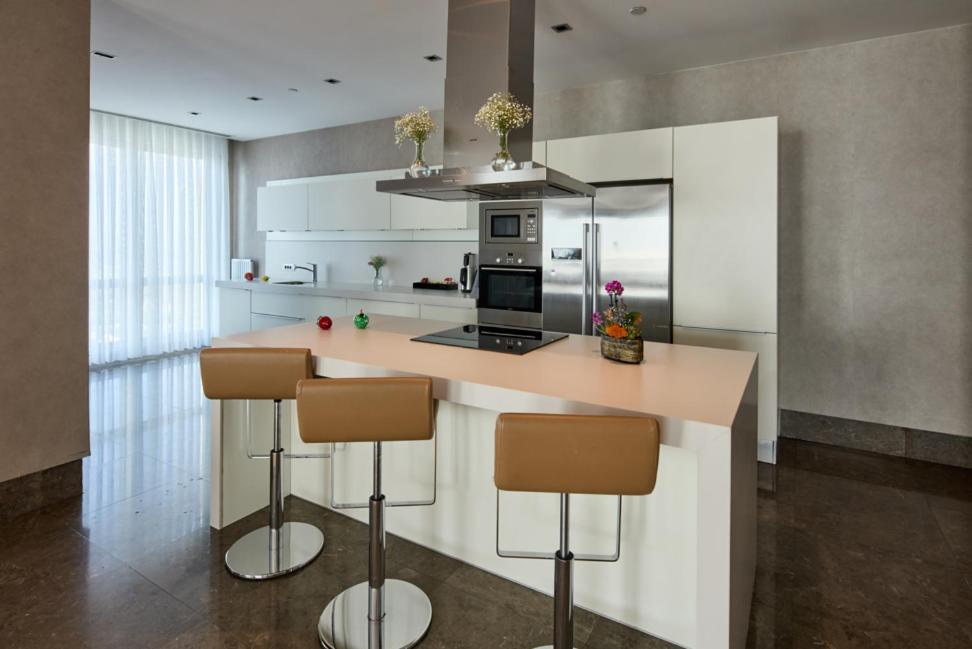 Four Bedroom Penthouse Apartment Sea View