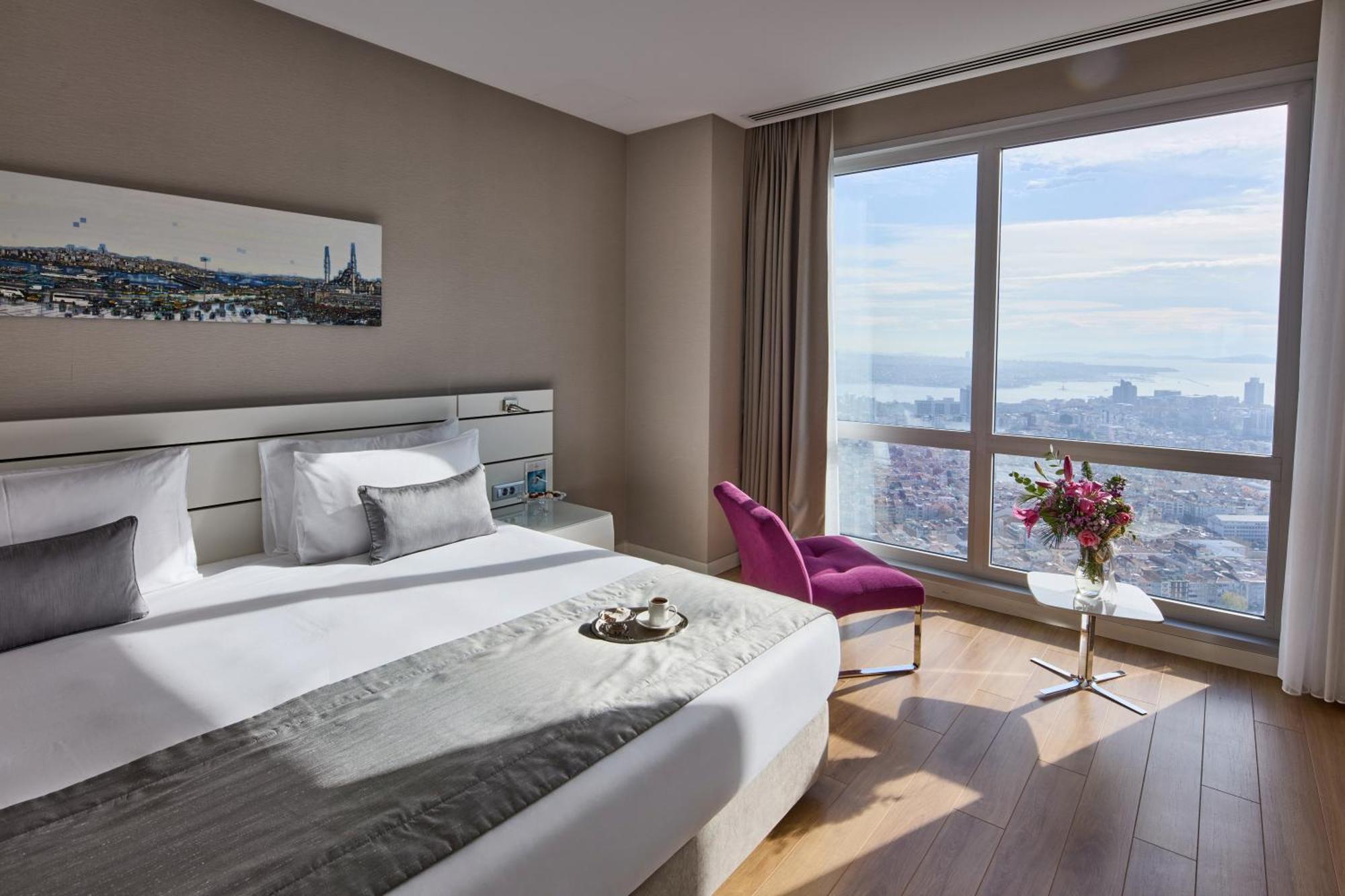 Four Bedroom Penthouse Apartment Sea View