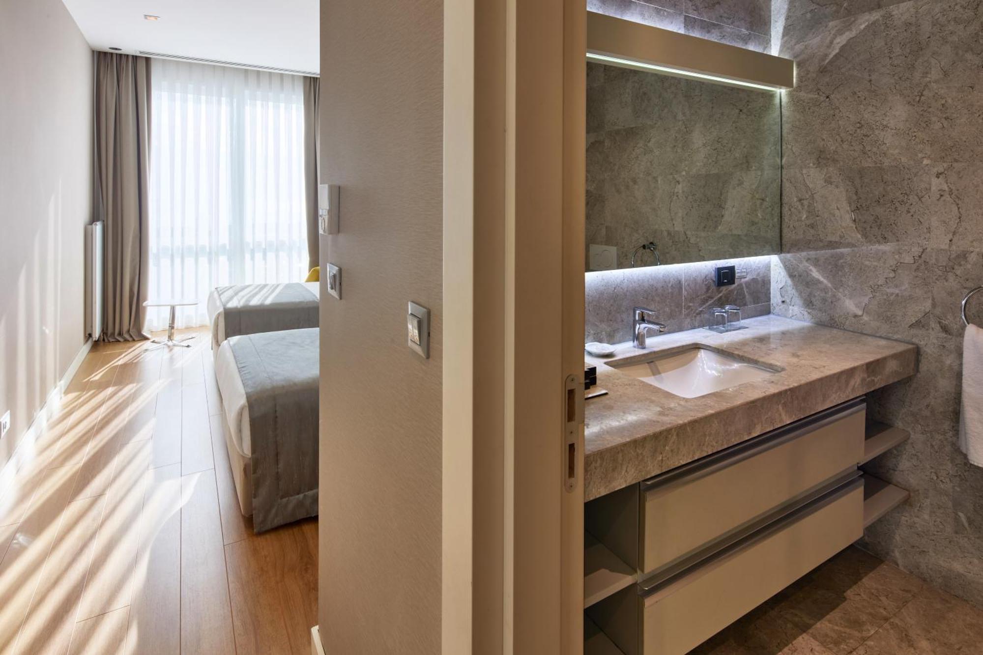 Four Bedroom Penthouse Apartment Sea View