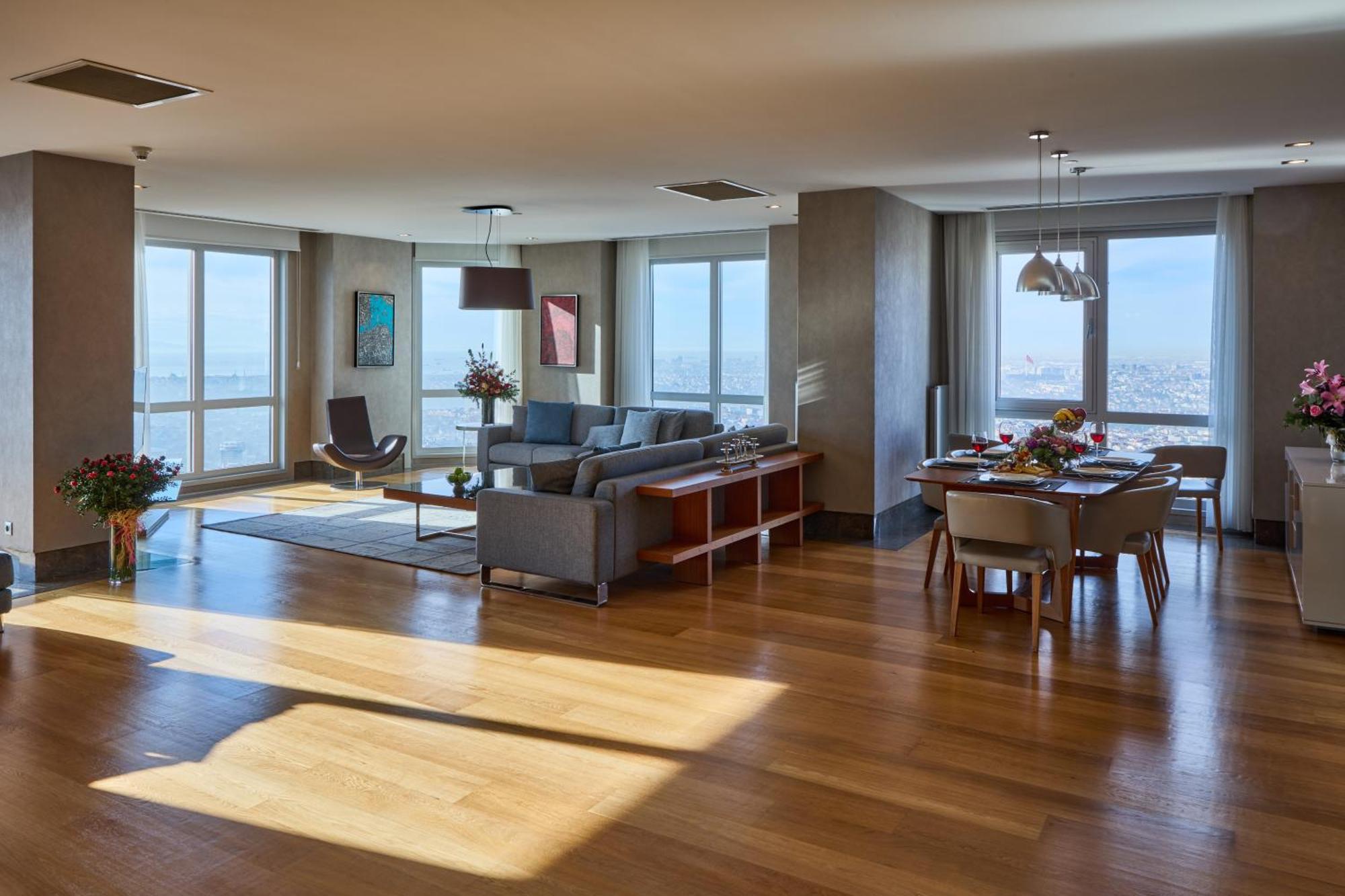 Four Bedroom Penthouse Apartment Sea View