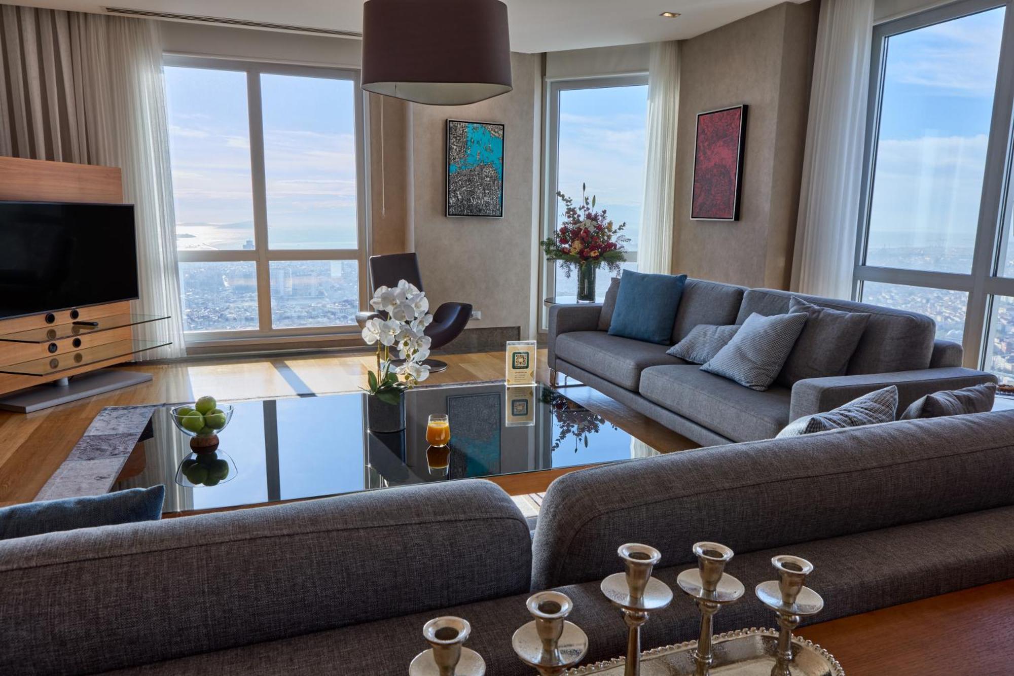 Four Bedroom Penthouse Apartment Sea View