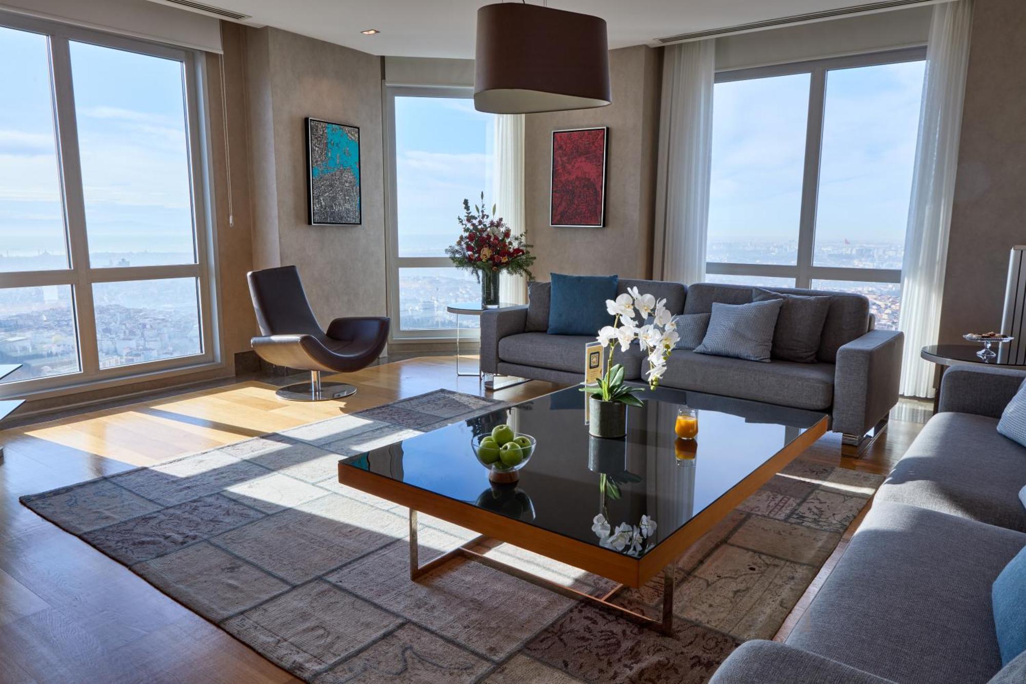 Four Bedroom Penthouse Apartment Sea View