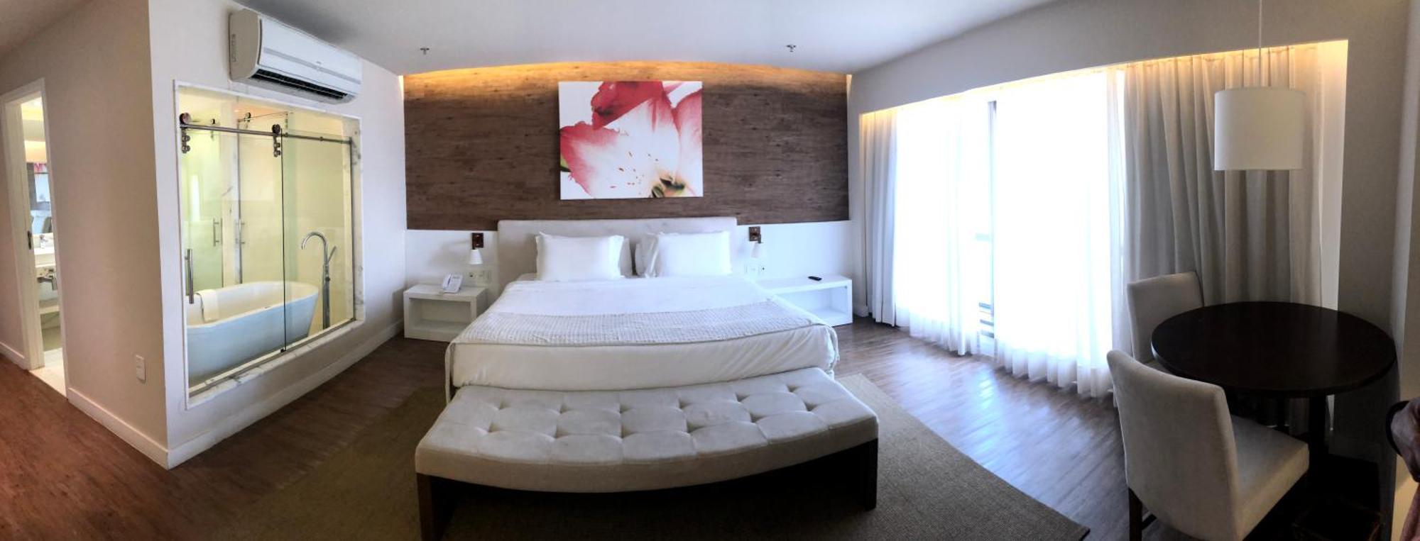Deluxe King Room Whirlpool