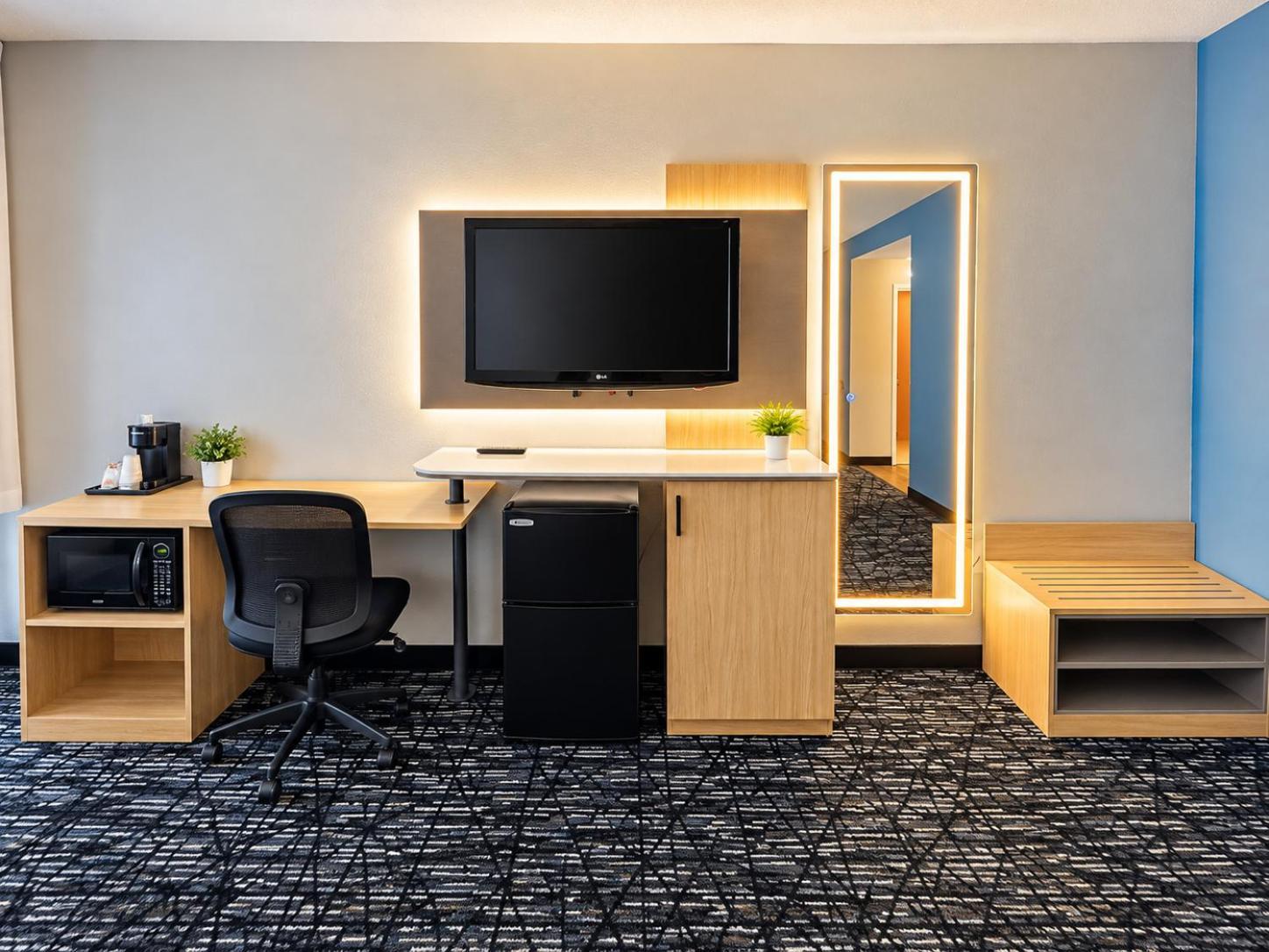 Deluxe King Suite