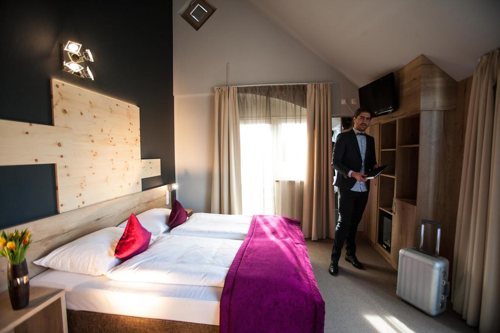Comfort Triple Room