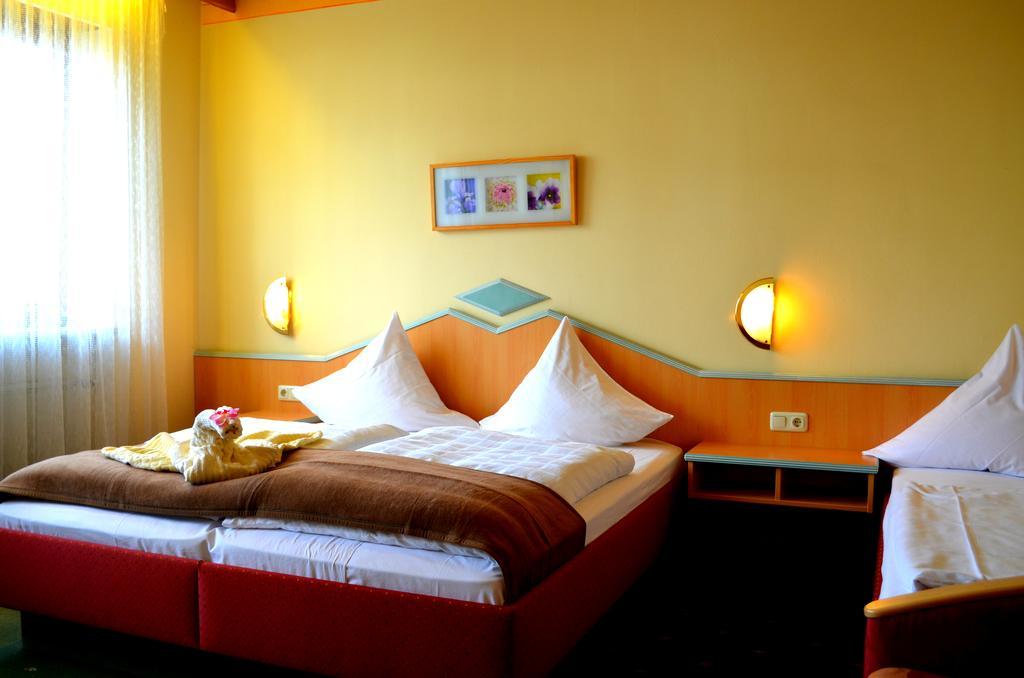 Dreibettzimmer