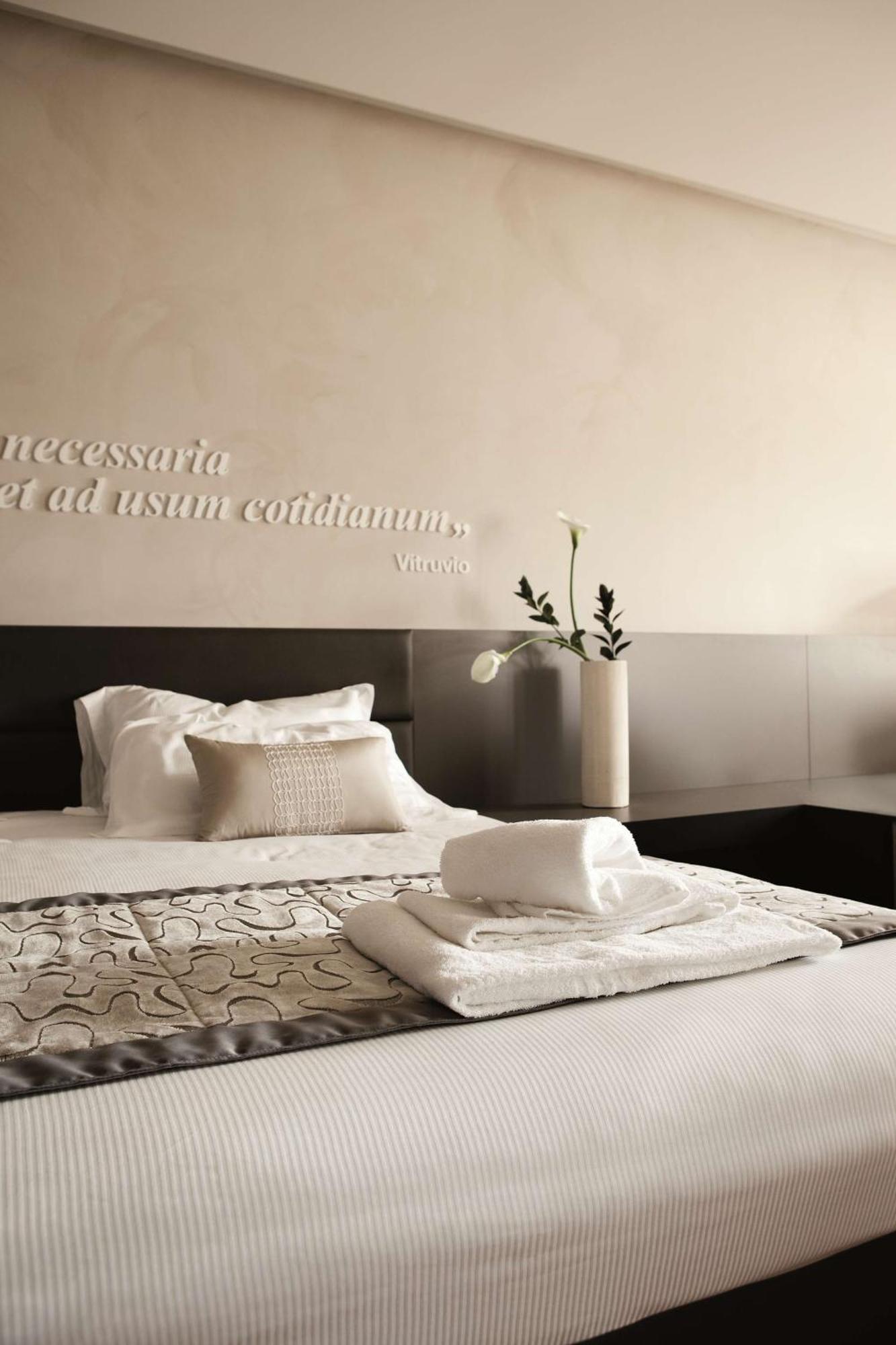 Majestic Double Room with Pool Acces
