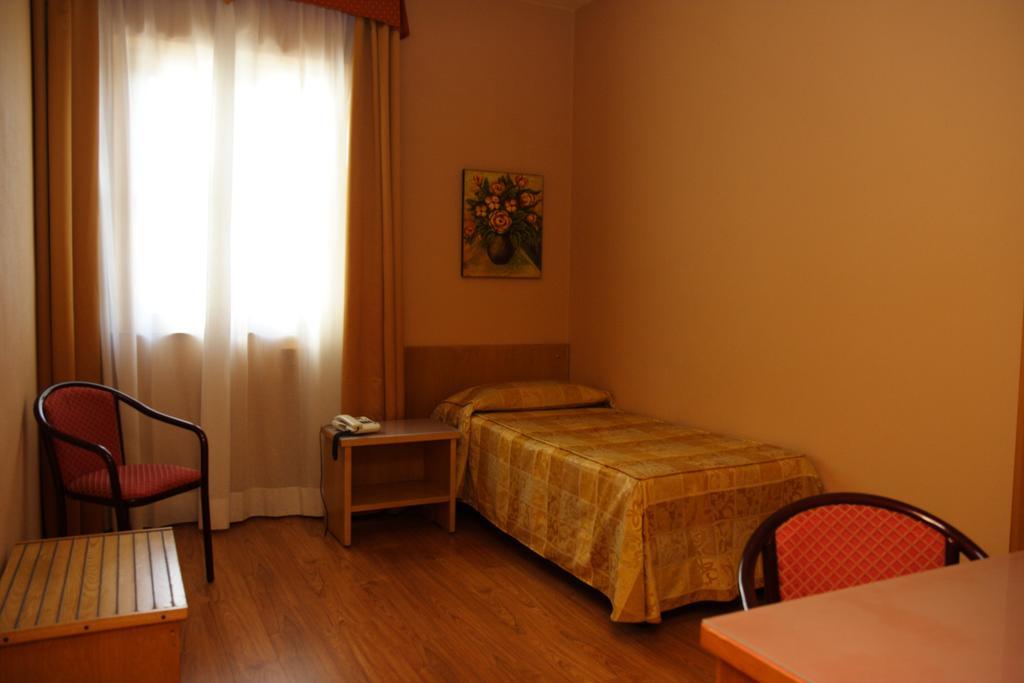 Economy Single Room