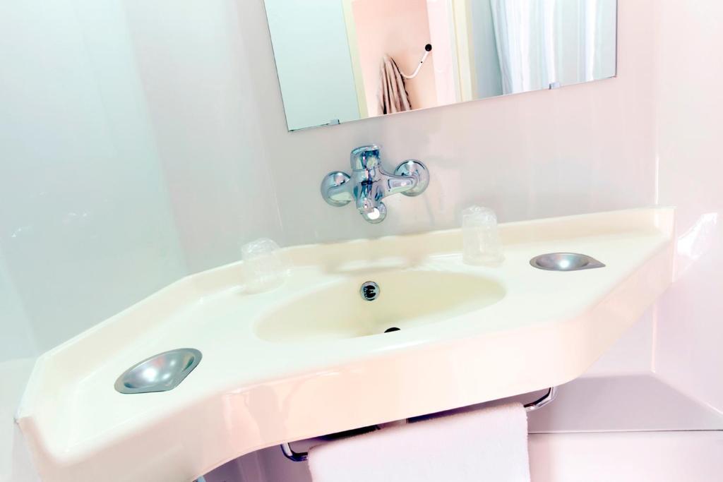 Triple Room 1 Double Bed 1 Single Bed