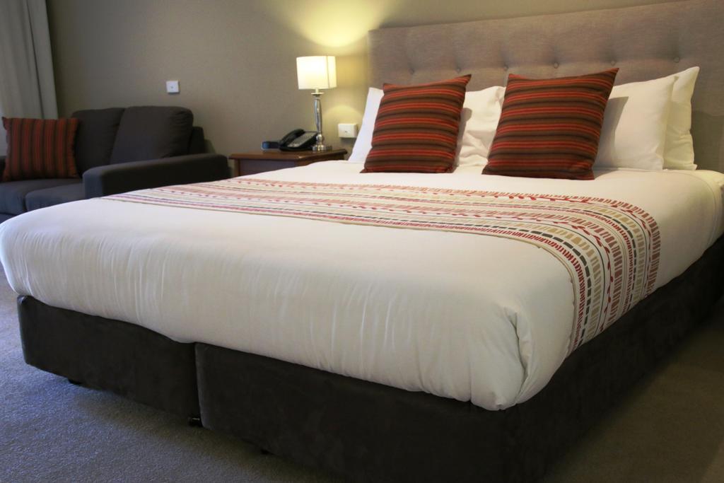 King Spa Room
