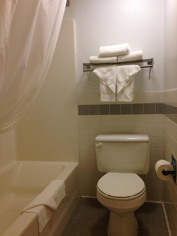 Suite Lit Queen-Size – Non-Fumeurs