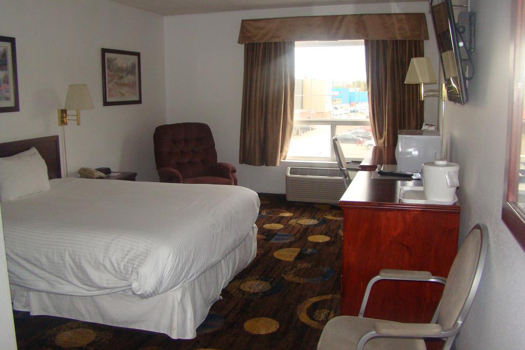 Queen Room