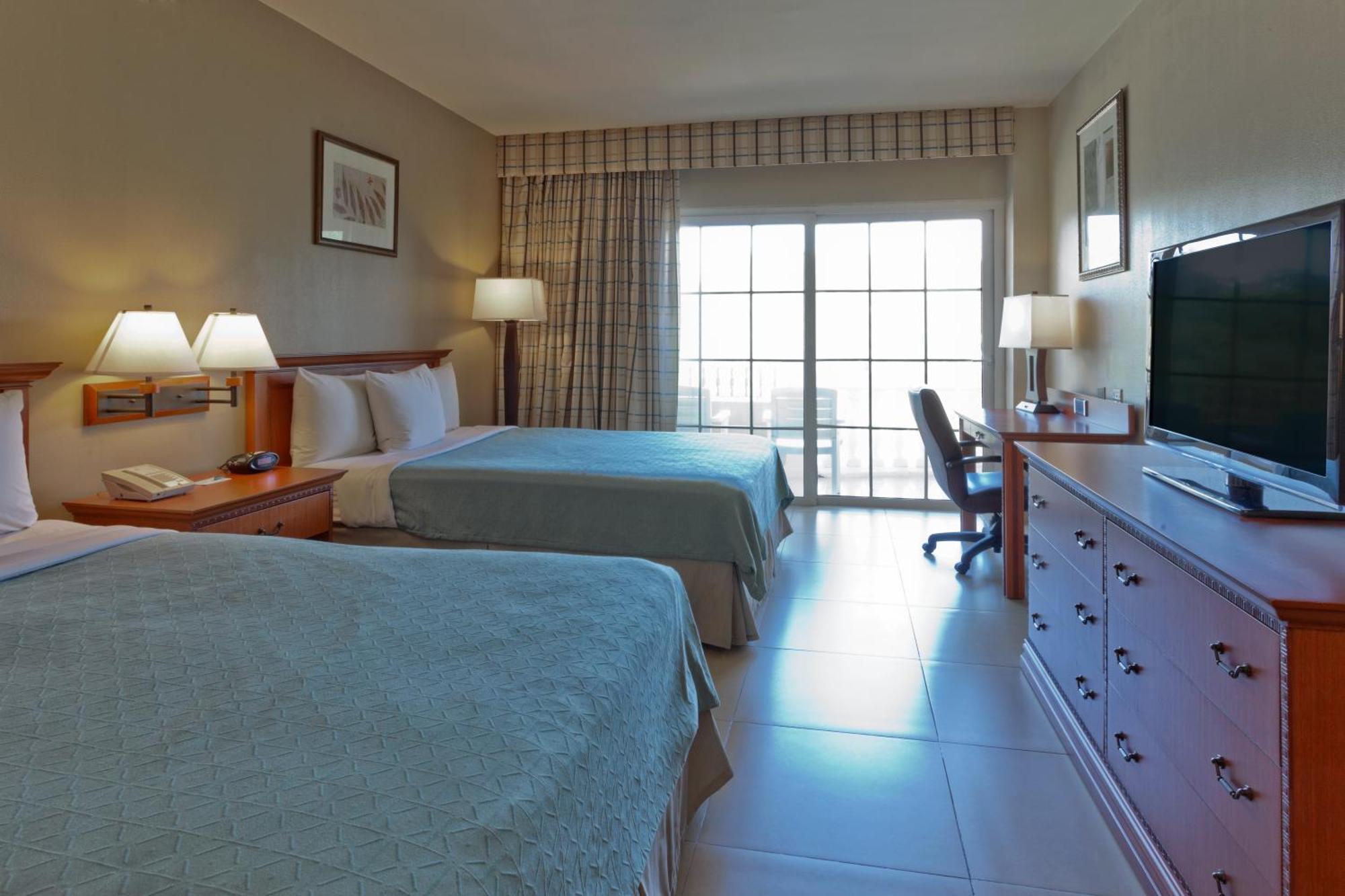 Habitación Doble con 2 camas grandes y vistas al océano - No fumadores